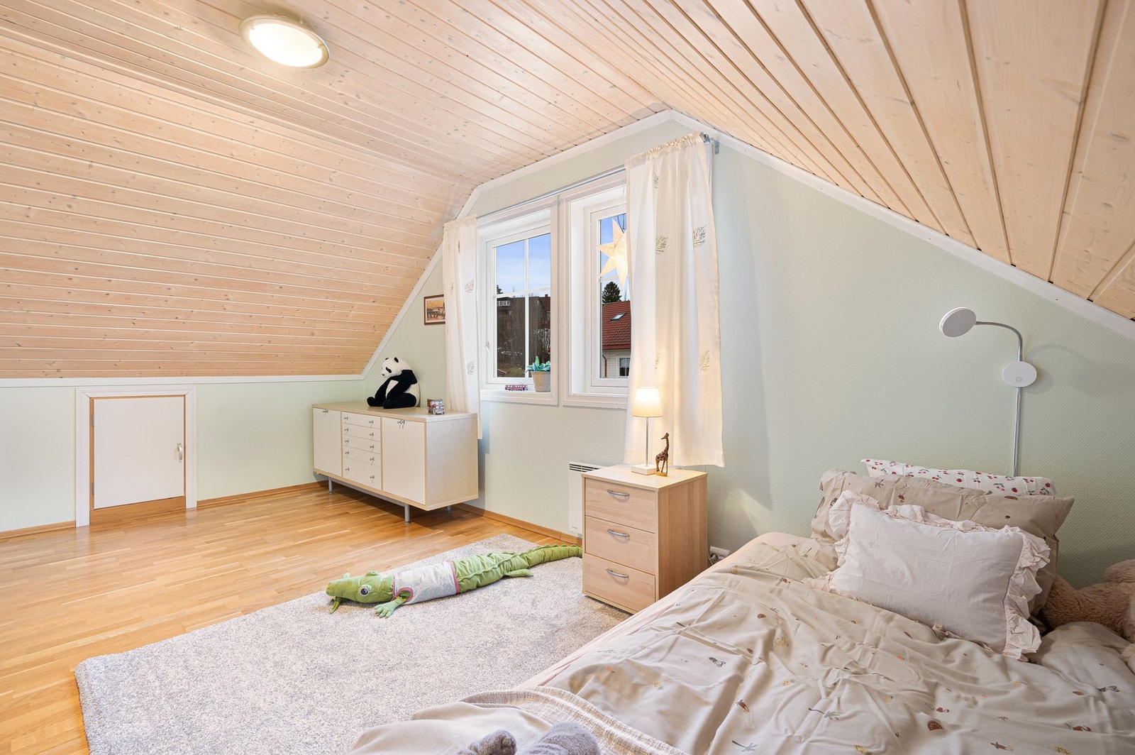 Begge rommene oppe er svært romslig. Galleribilde