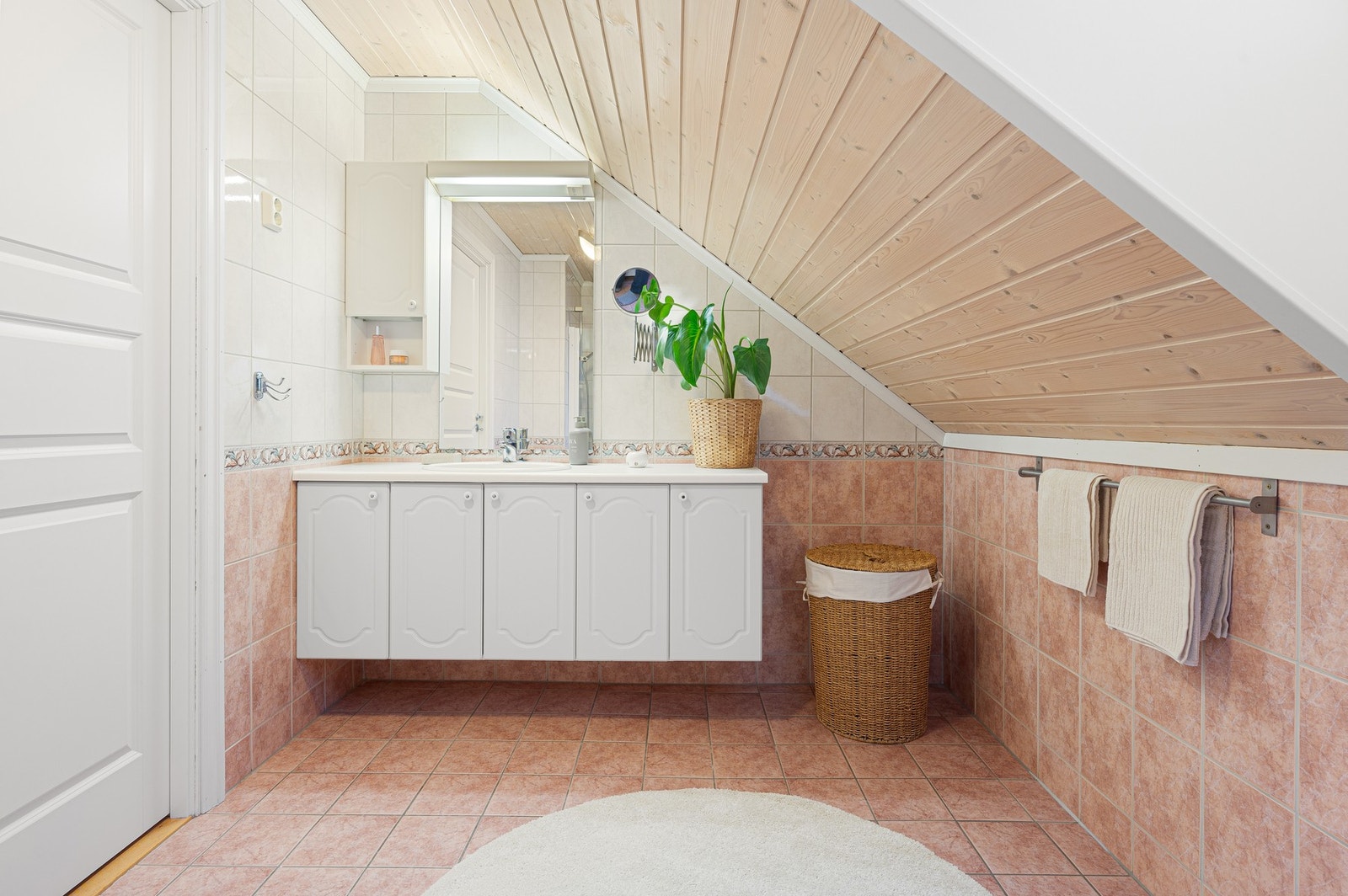 Flislagt bad på 5,4 kvm. Galleribilde