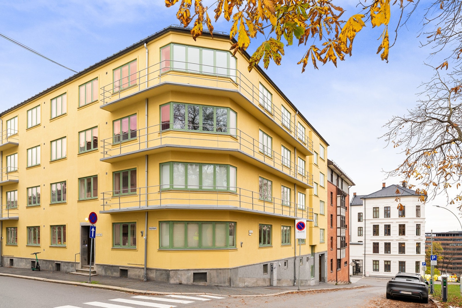 Flott bygård fra 1931. Borettslaget består av 64 andelsleiligheter Galleribilde