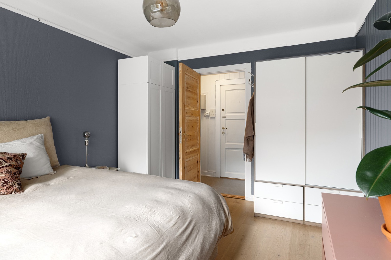 Romslig soverom Galleribilde