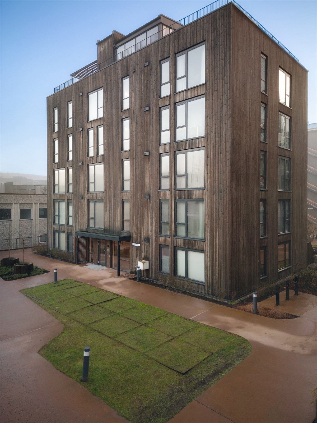 Inngangsparti med dørcalling Galleribilde