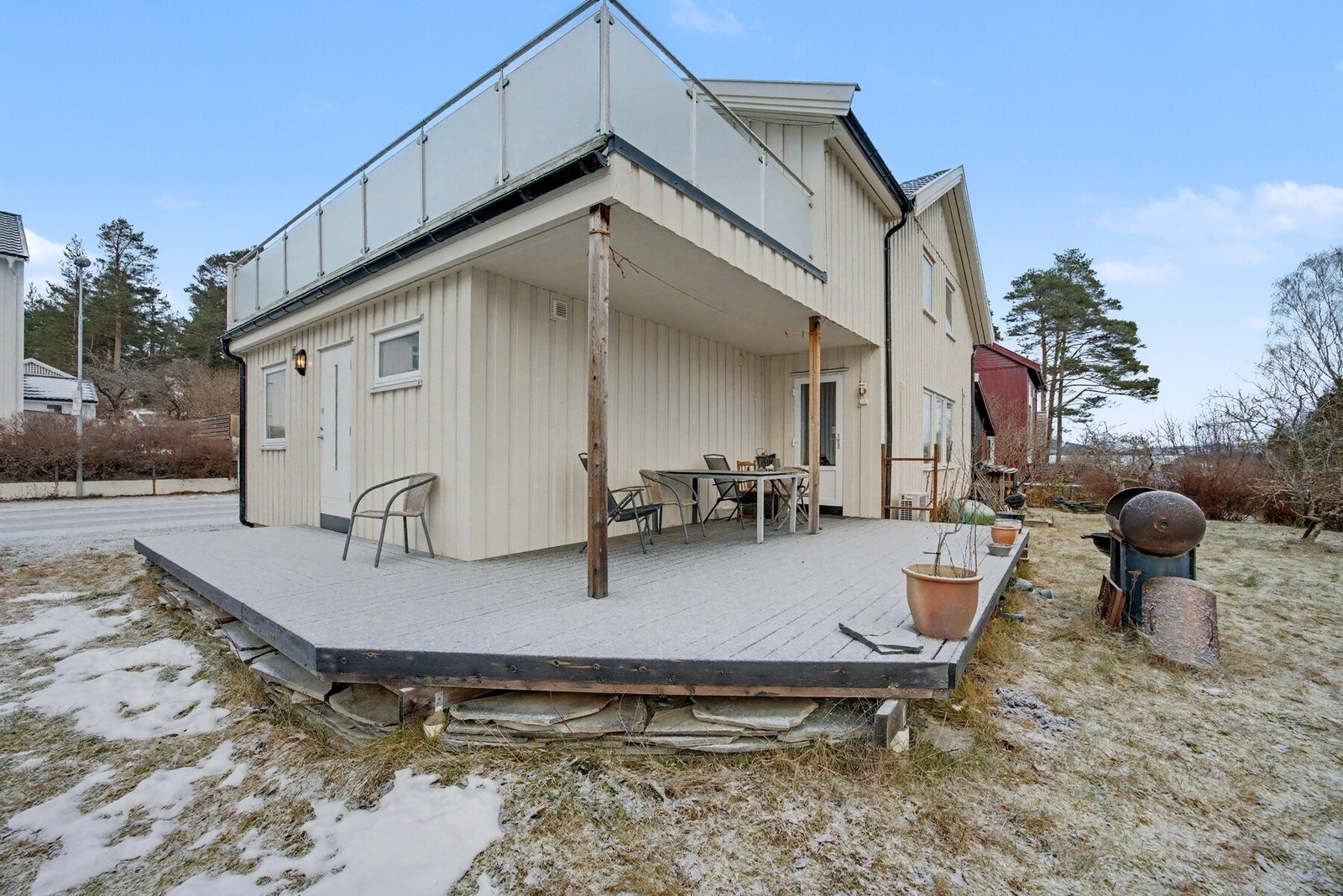 Fra stuen er det utgang til terrasse på 31 kvm. Galleribilde