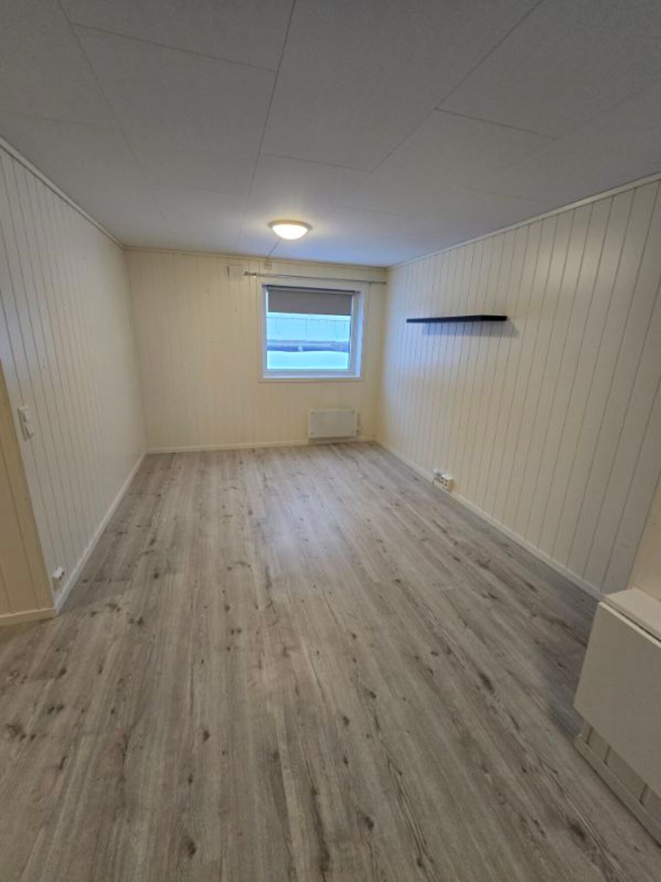 Utleie. Gang, stue og kjøkken måler ca 21,5 kvm Galleribilde