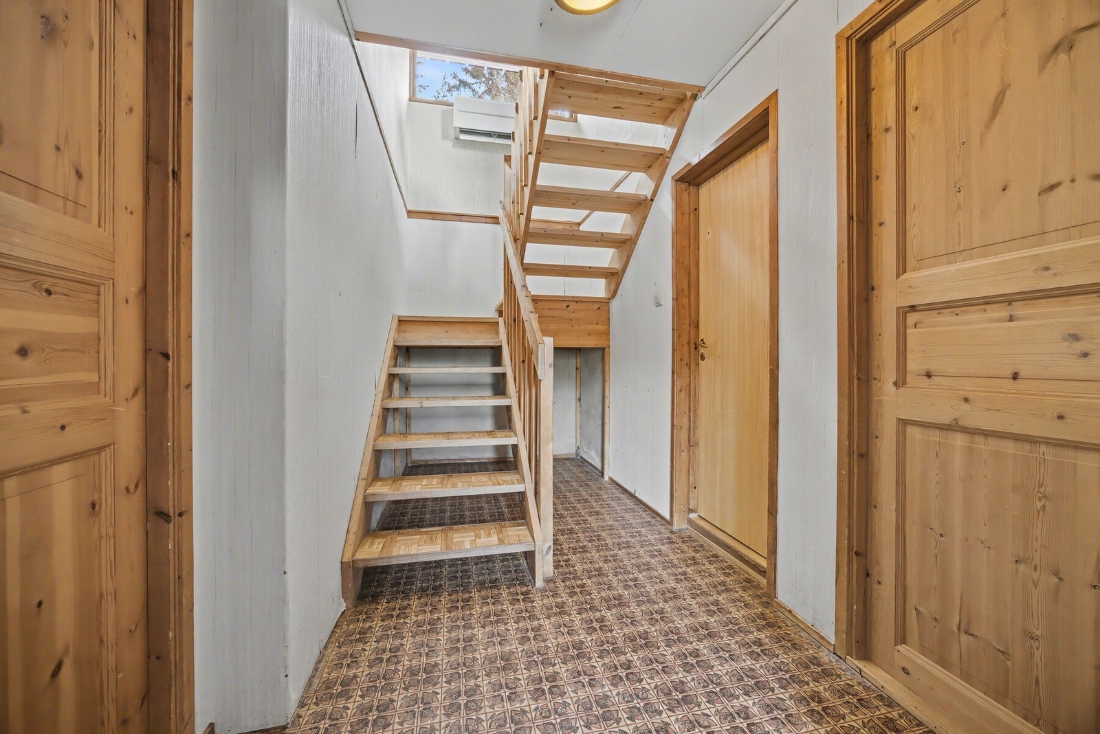 Gang i sokkeletasje - 7 kvm. Galleribilde