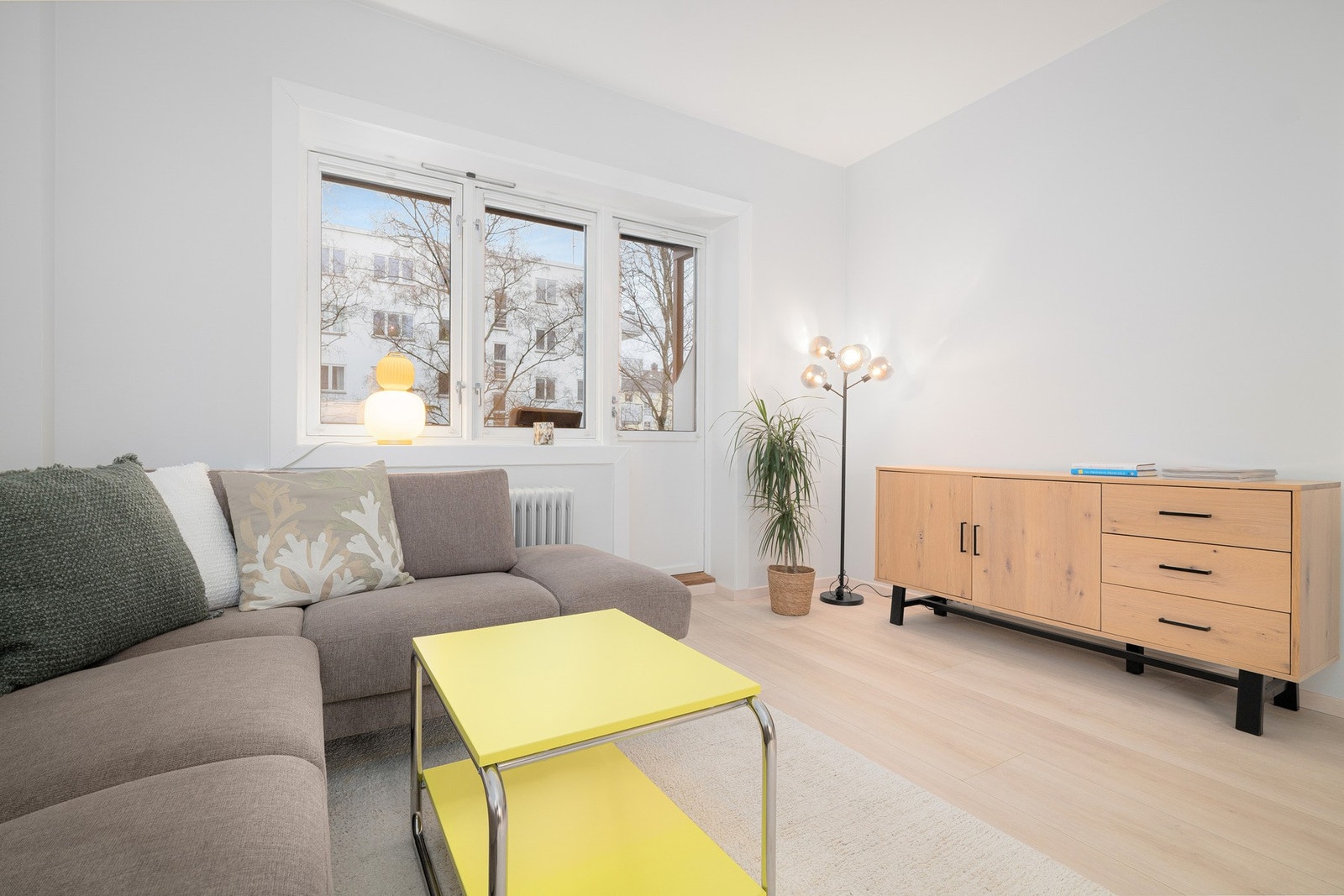 Fjernvarme, varmtvann, kabel-TV og internett er inkludert i felleskostnader. Galleribilde