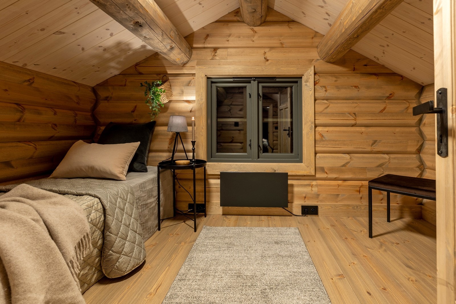 Innredet rom på hems. Galleribilde