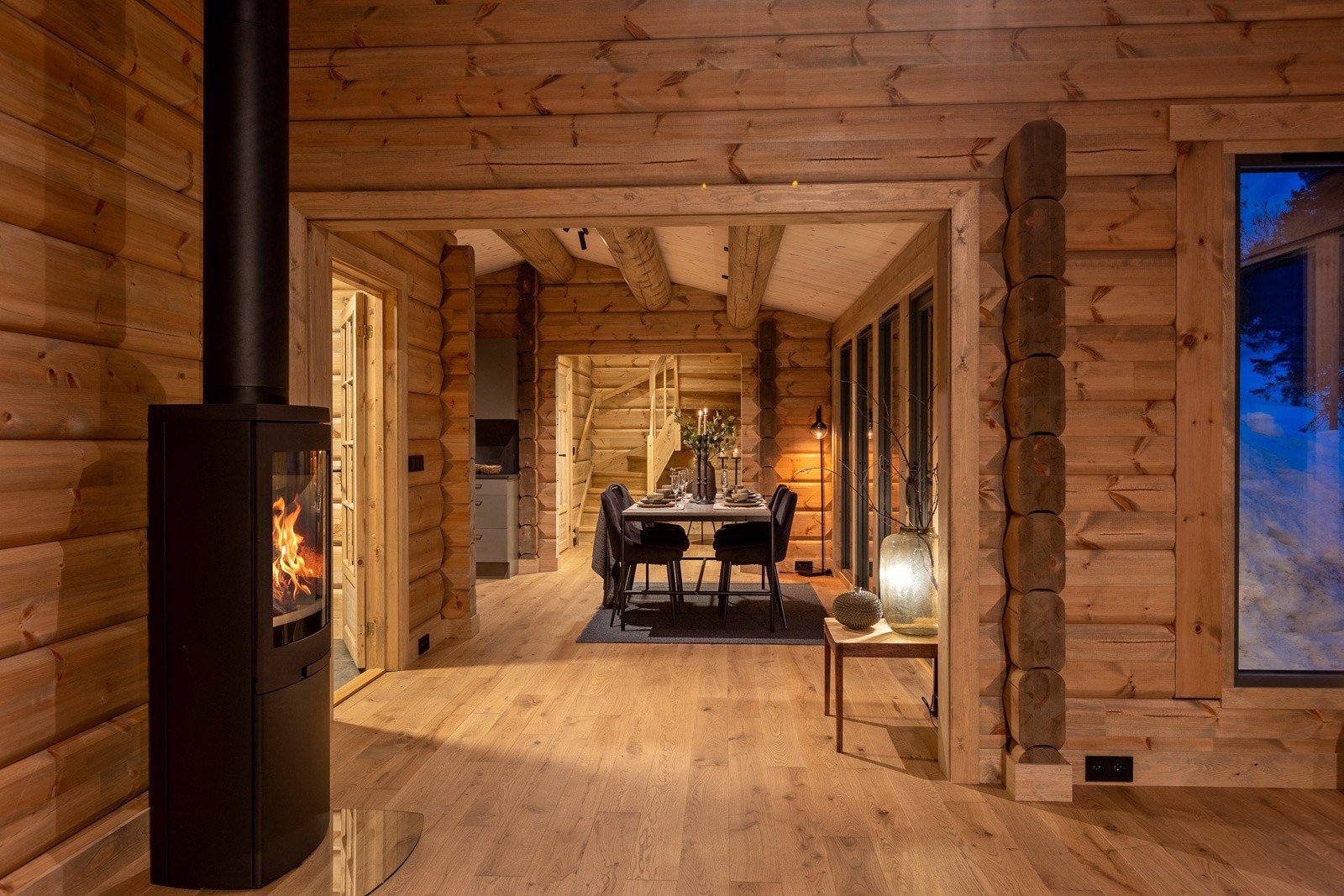 En deilig peisovn skaper varme og god stemning i stua. Galleribilde