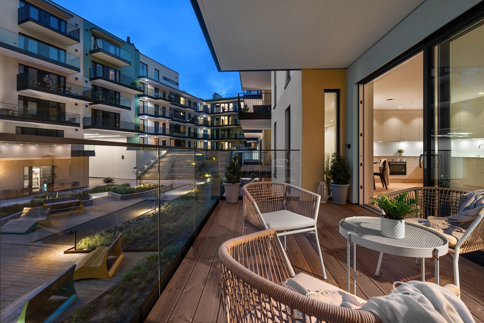 Leiligheten har en romslig balkong på ca 14 kvm Galleribilde