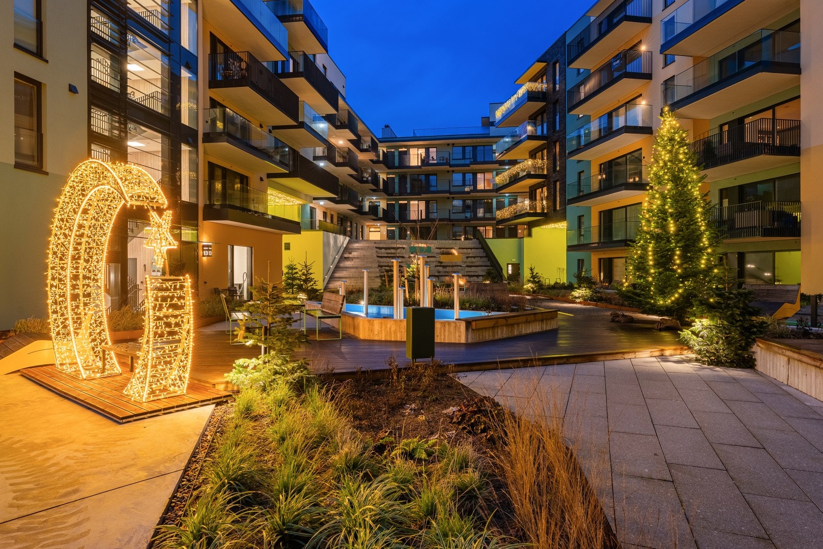 Fellesareal Tangen Torv julepyntet Galleribilde