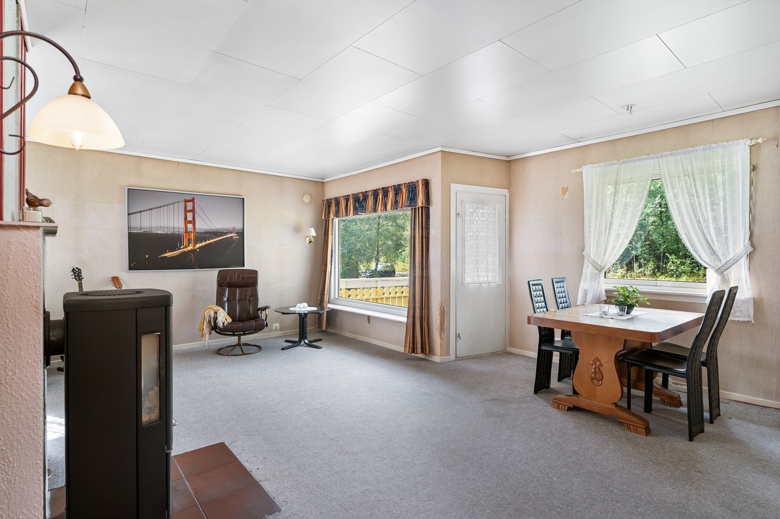 Utgang til terrasse fra stuen. Galleribilde