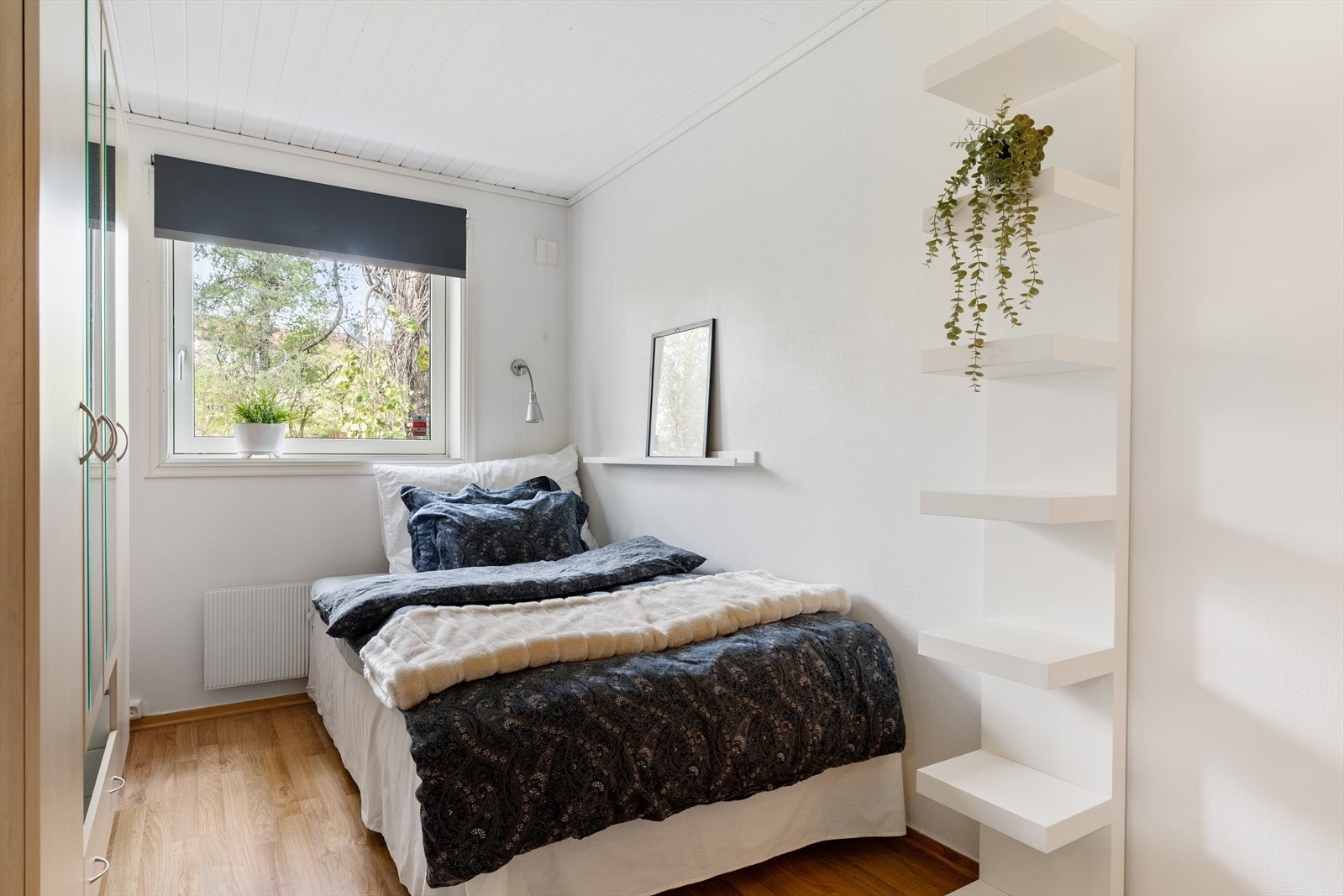 Soverom i sokkel Galleribilde