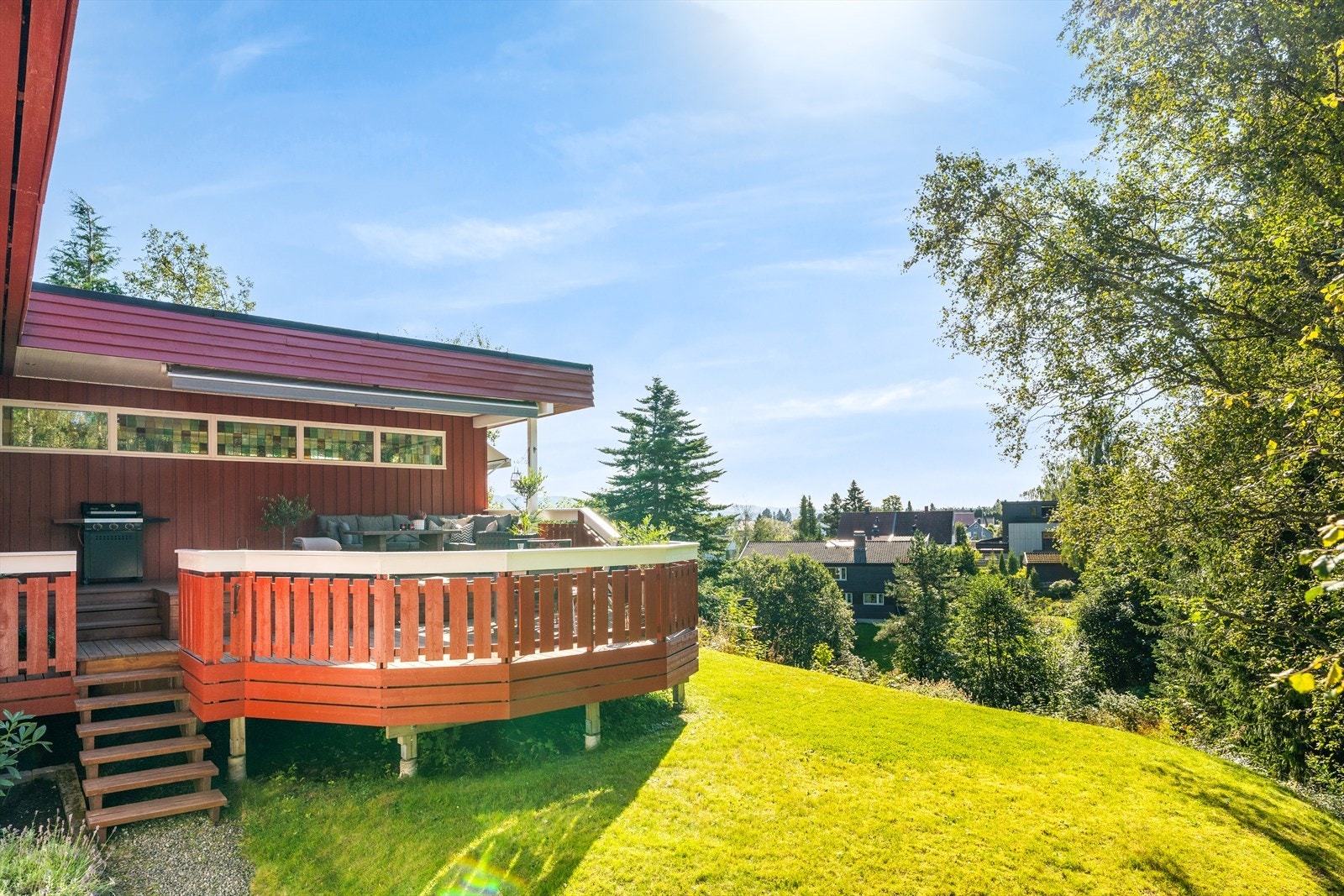 Diverse malerarbeid og bytte av enkelte kledningsbord ble utført i 2024 Galleribilde