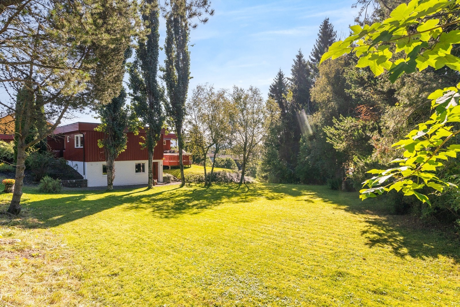 Velkommen til Svalevegen 24 - en enebolig i et rolig og barnevennlig nabolag med lite trafikk Galleribilde