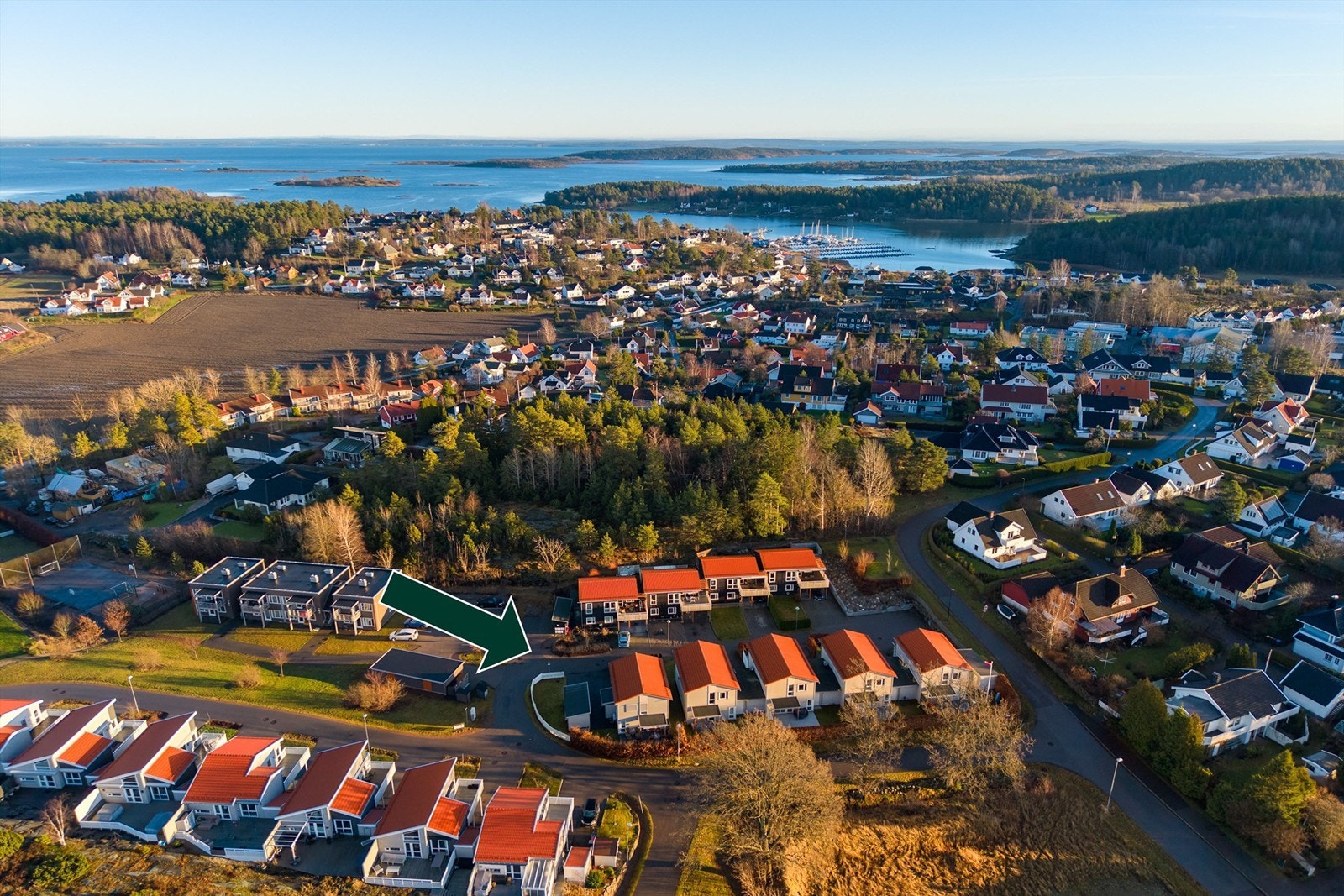 Området byr på flotte tur- og fritidsmuligheter året rundt. Badeplassene Verdun og Ulvøtangen ligger kun en kort sykkeltur unna, og for båtinteresserte er det kort vei til Knarberg båthavn - en av Nøtterøys største kommunale båthavner. Galleribilde