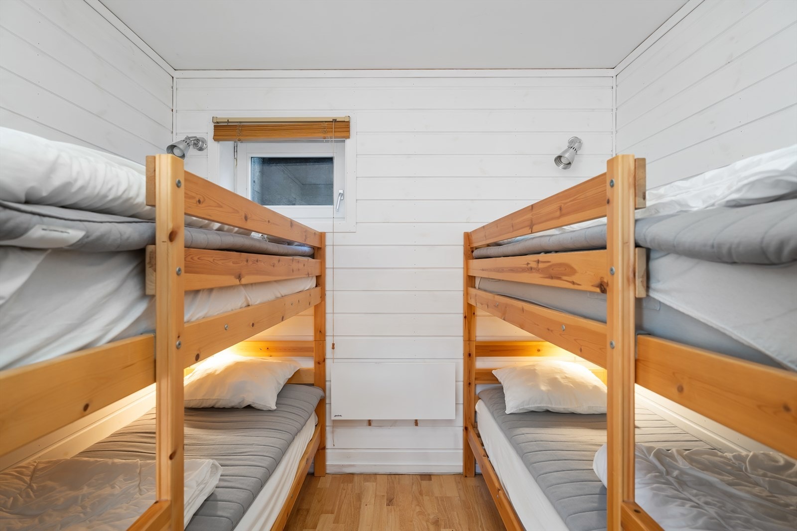 Soverom 2 med køyesenger, perfekt for barna eller ekstra besøk. Galleribilde