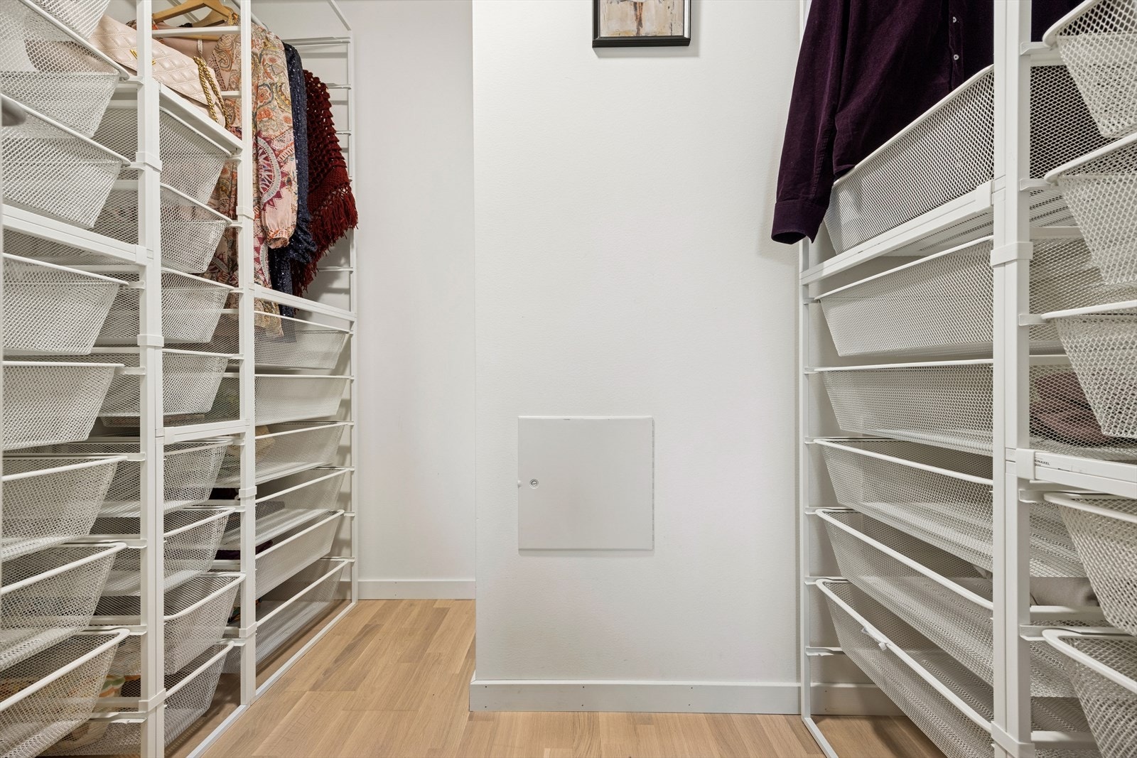 Walk-in/omkledningsrom. Galleribilde