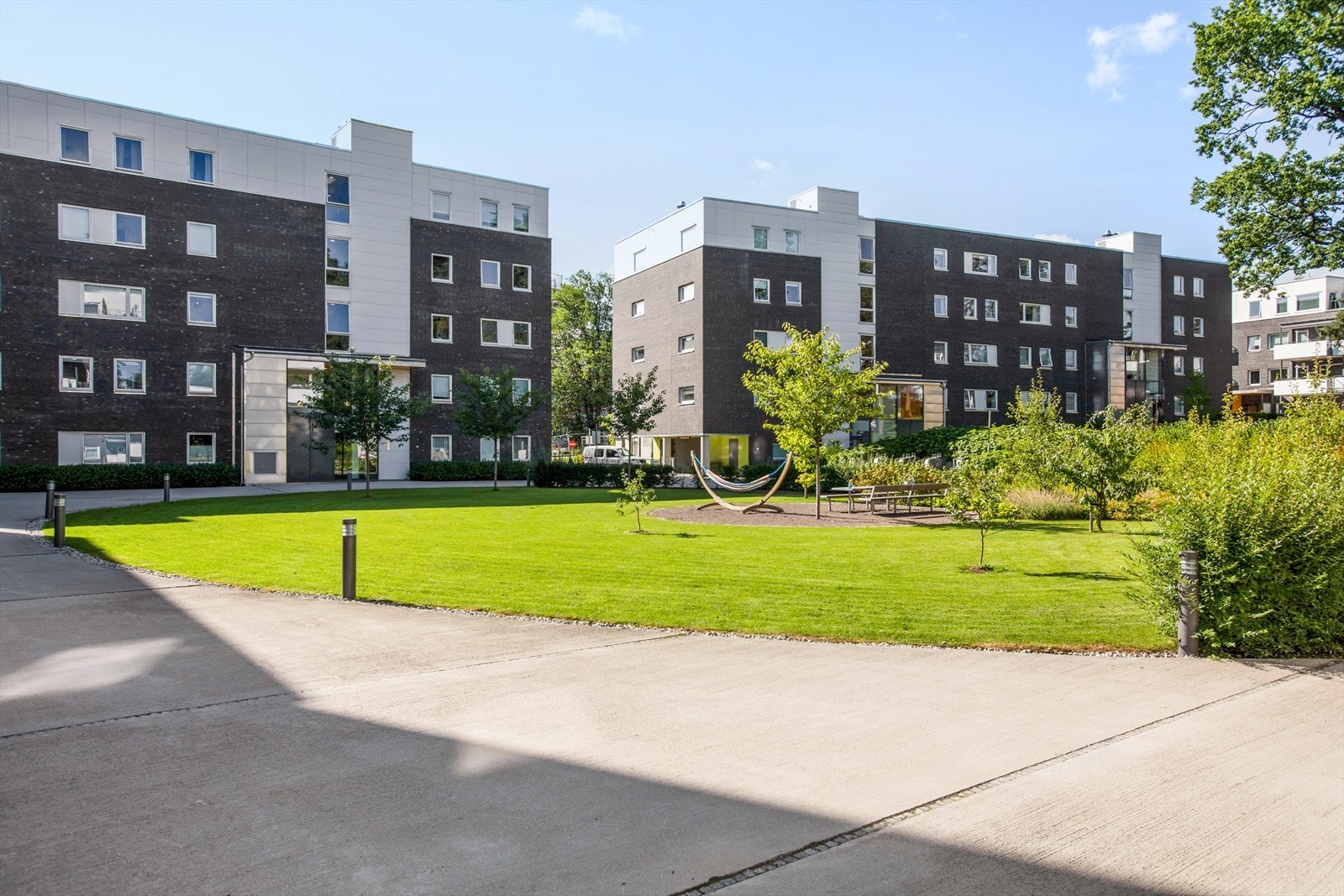 Attraktiv beliggenhet live ved Fornebuporten med nærhet til sjø, parker og urbane fasiliteter. Galleribilde