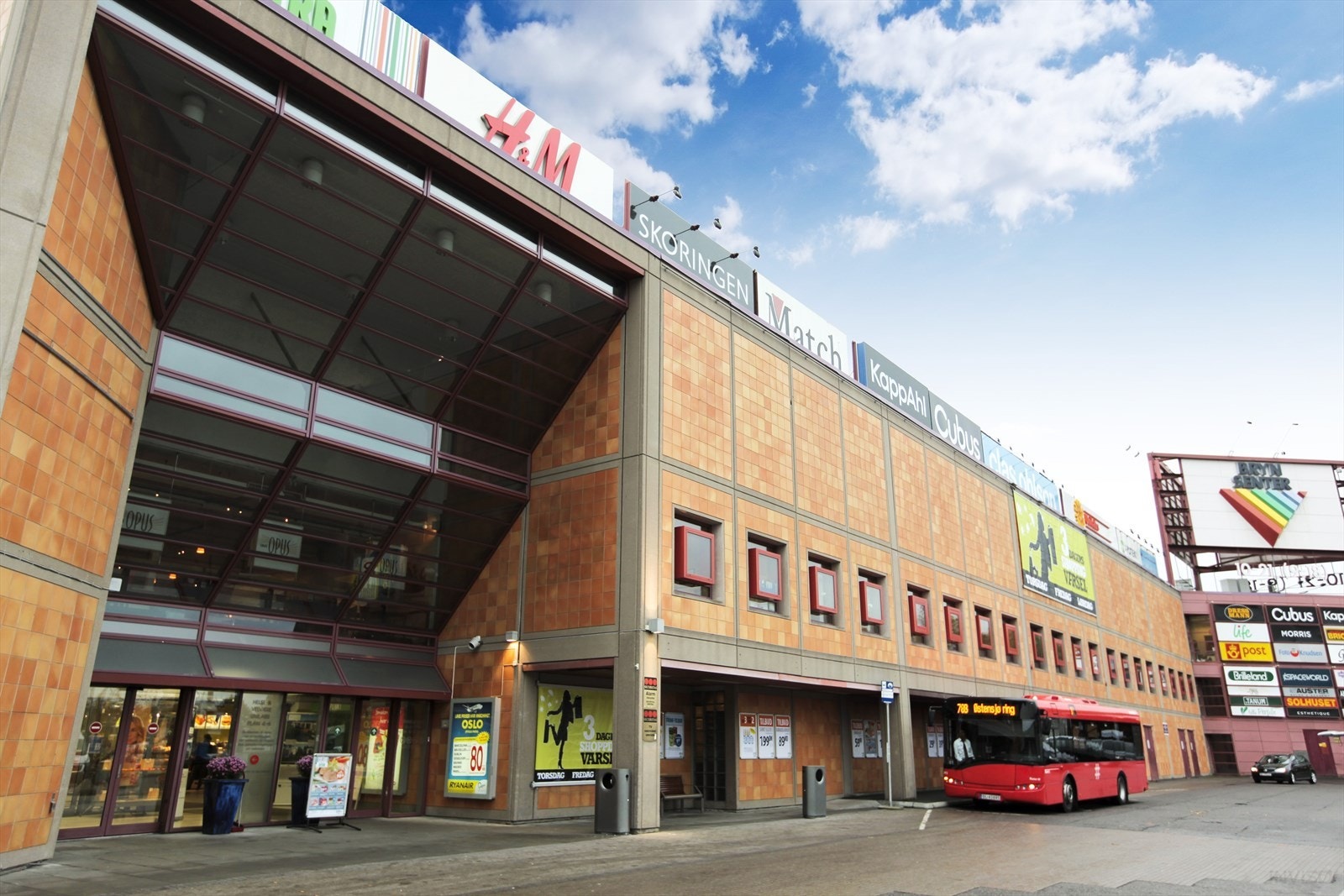 Ikke langt unna finner dere Bryn senter med et stort servicetilbud. Galleribilde