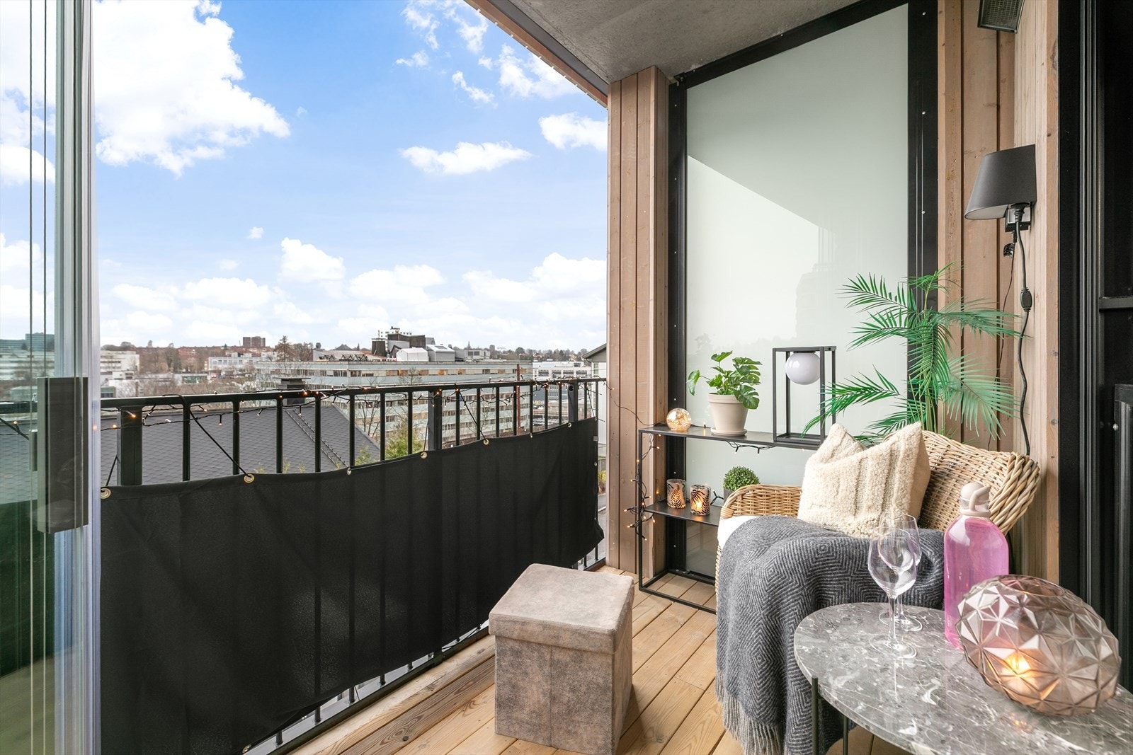 Her ligger alt til rette for at de varme dagene kan nytes i hyggelige omgivelser. Galleribilde