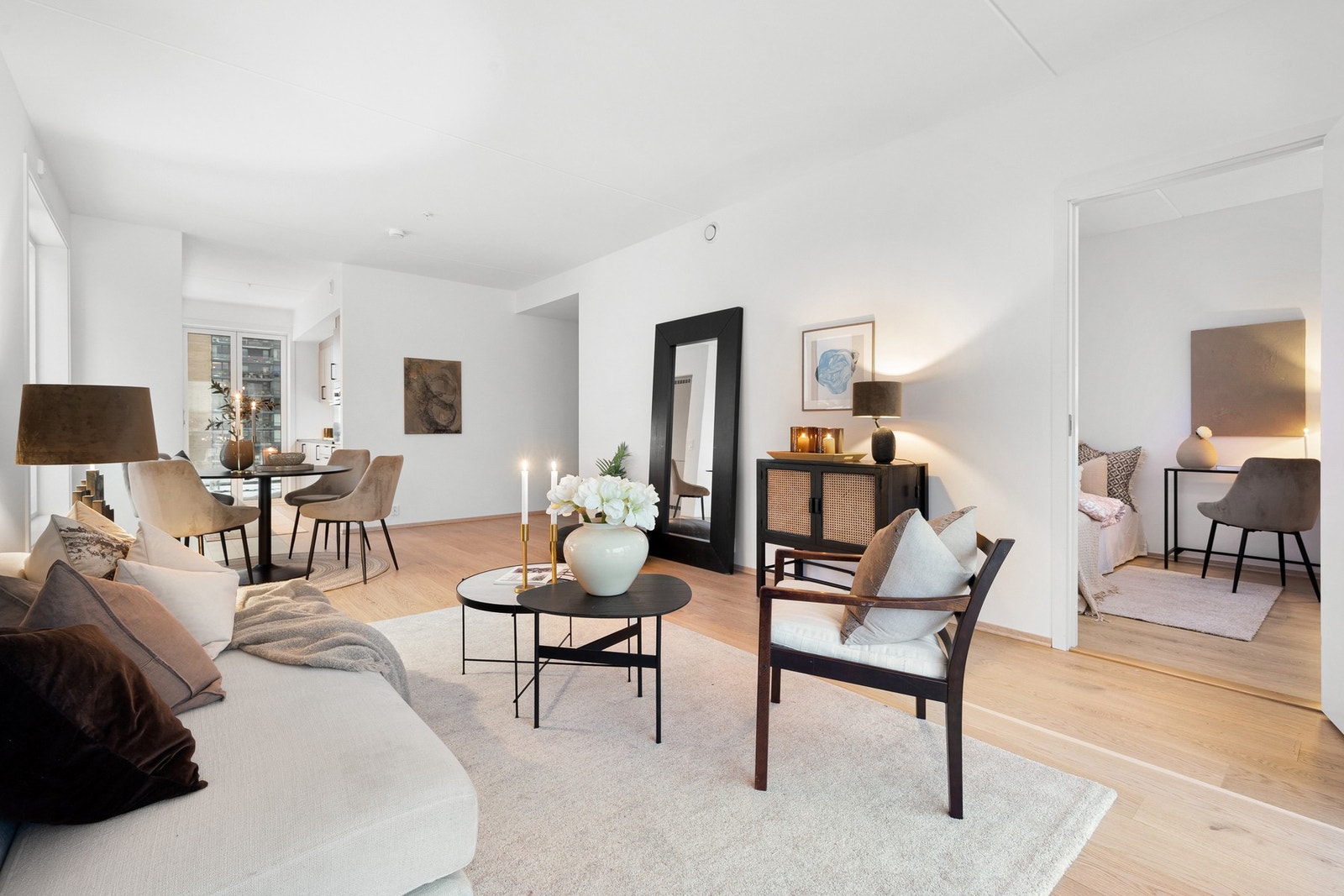 Leiligheten har en praktisk planløsning med gode møbleringsmuligheter. Galleribilde