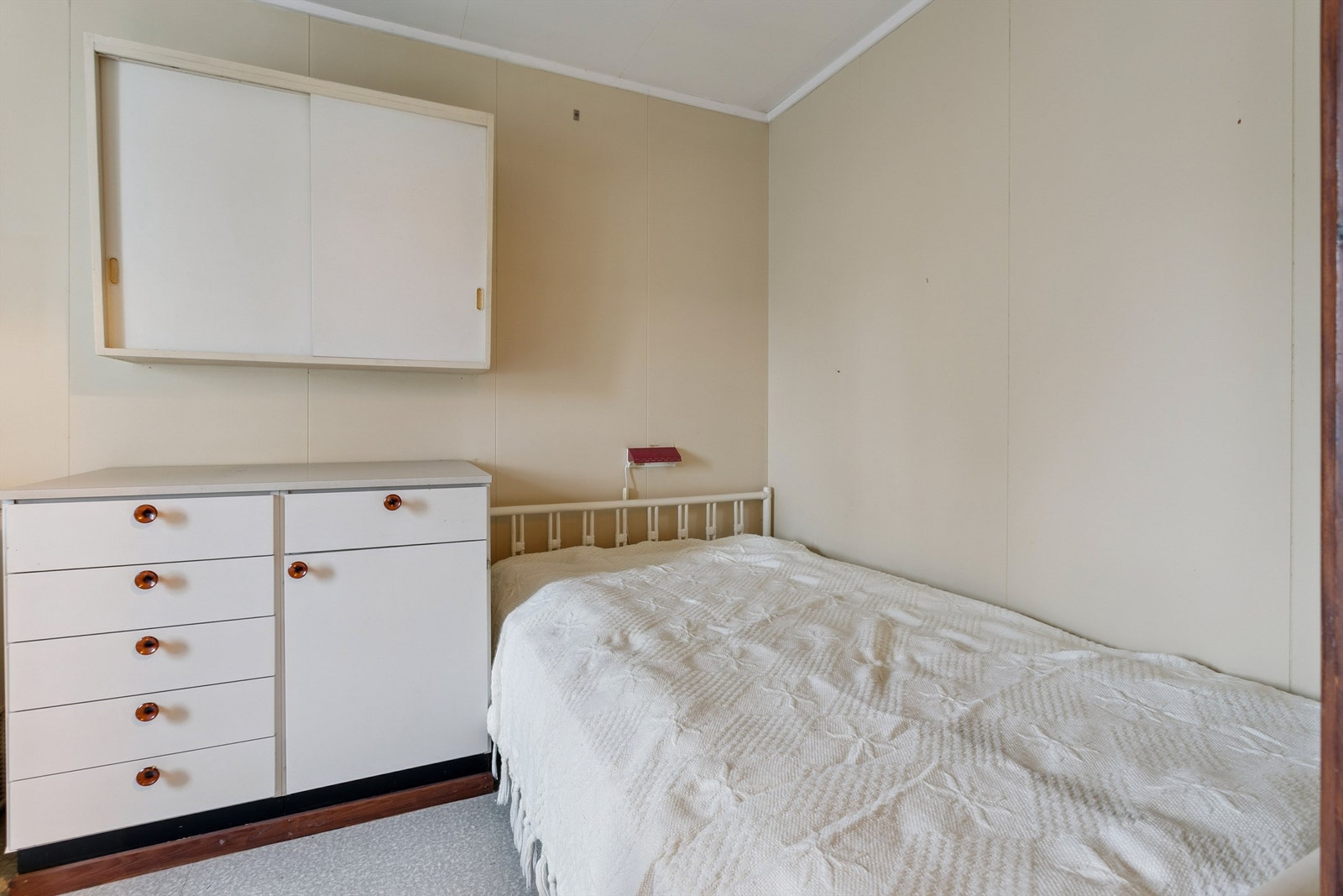 Det andre soverommet er plassert i tilbygget fra 1975. Galleribilde