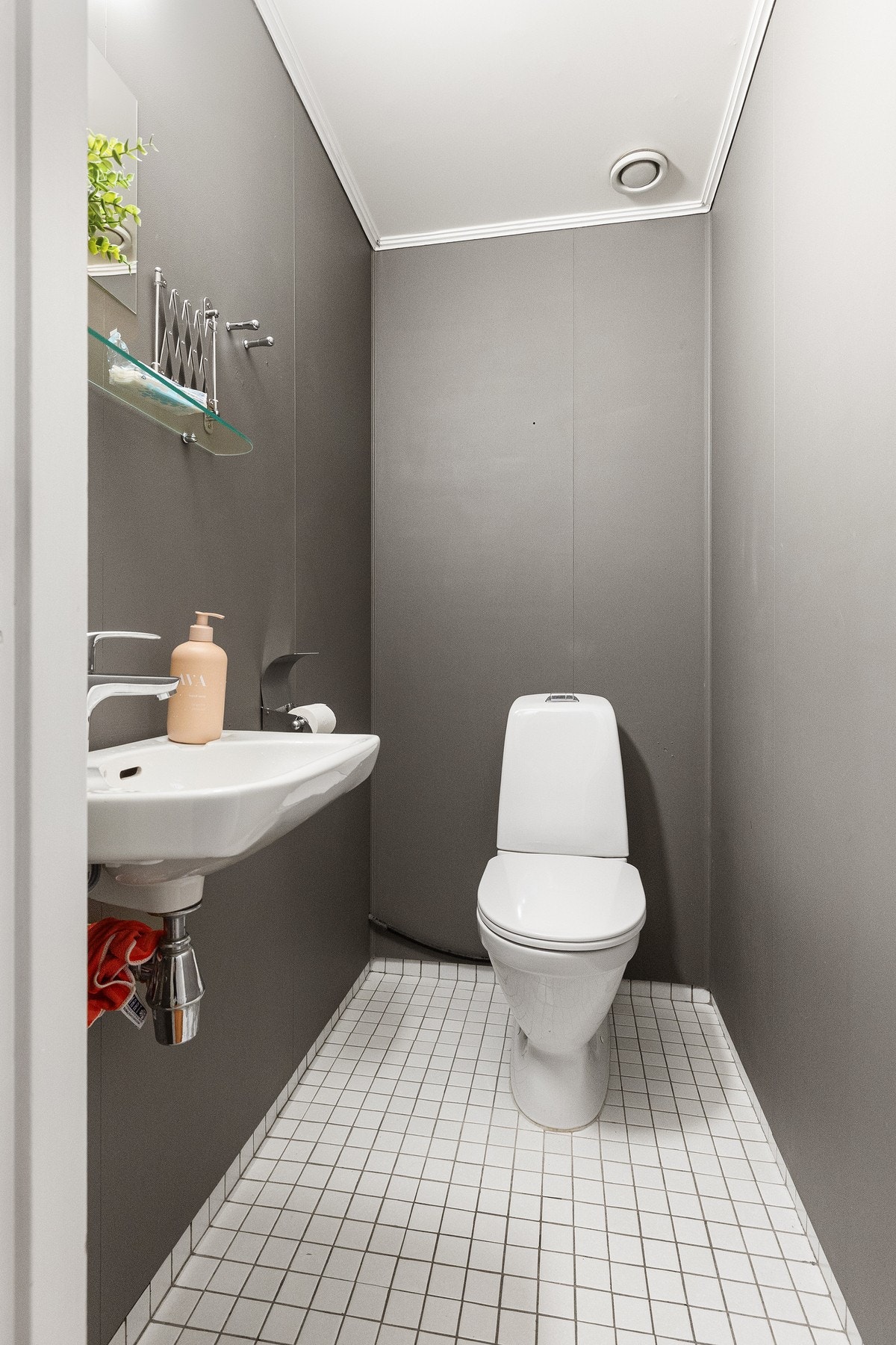 Praktisk toalettrom. Galleribilde