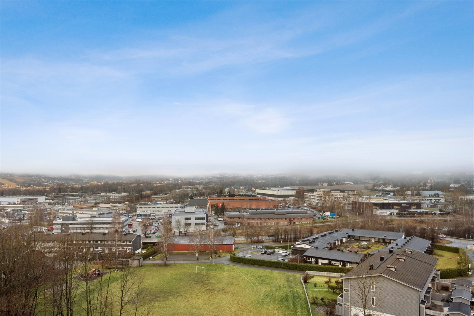 Luftig og langstrakt utsikt mot nærområdet. Galleribilde