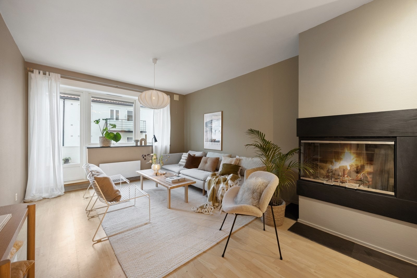 Linn Wendel har gleden av å presentere Fougstads gate 11! Velkommen til denne tiltalende 4-roms leiligheten i Fougstads gate 11! Boligen har en attraktiv og rolig beliggenhet på populære St. Hanshaugen. Boligen har 2 solrike balkonger og god planløsning. Galleribilde