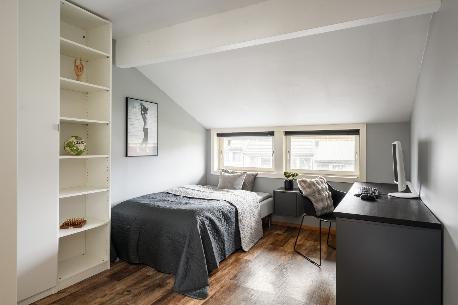 De tre øvrige soverommene er lyse og innbydende rom med fleksible bruksområder. Galleribilde