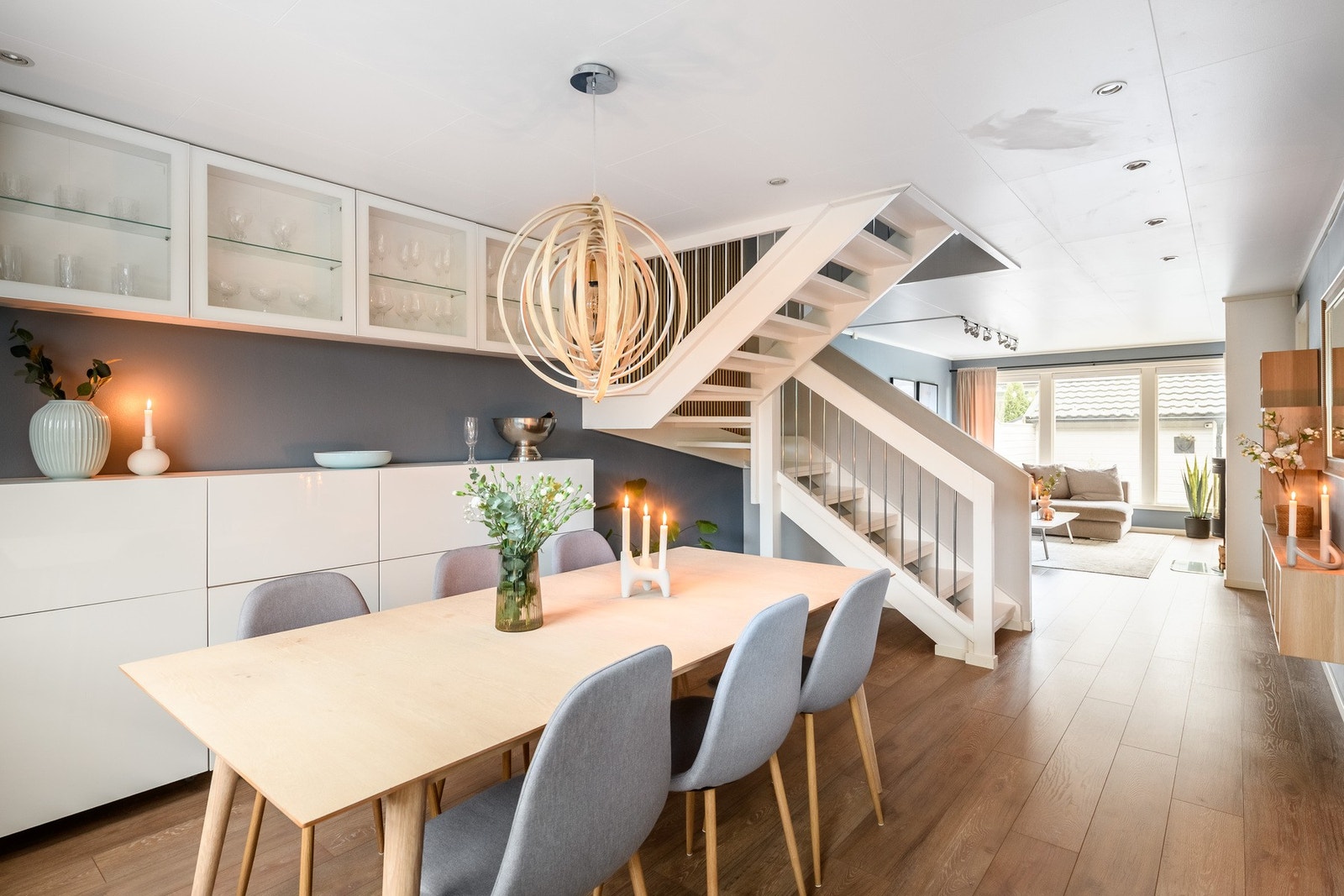 Perfekt spisestue - ideell for både hverdagsliv og sosiale anledninger. Galleribilde