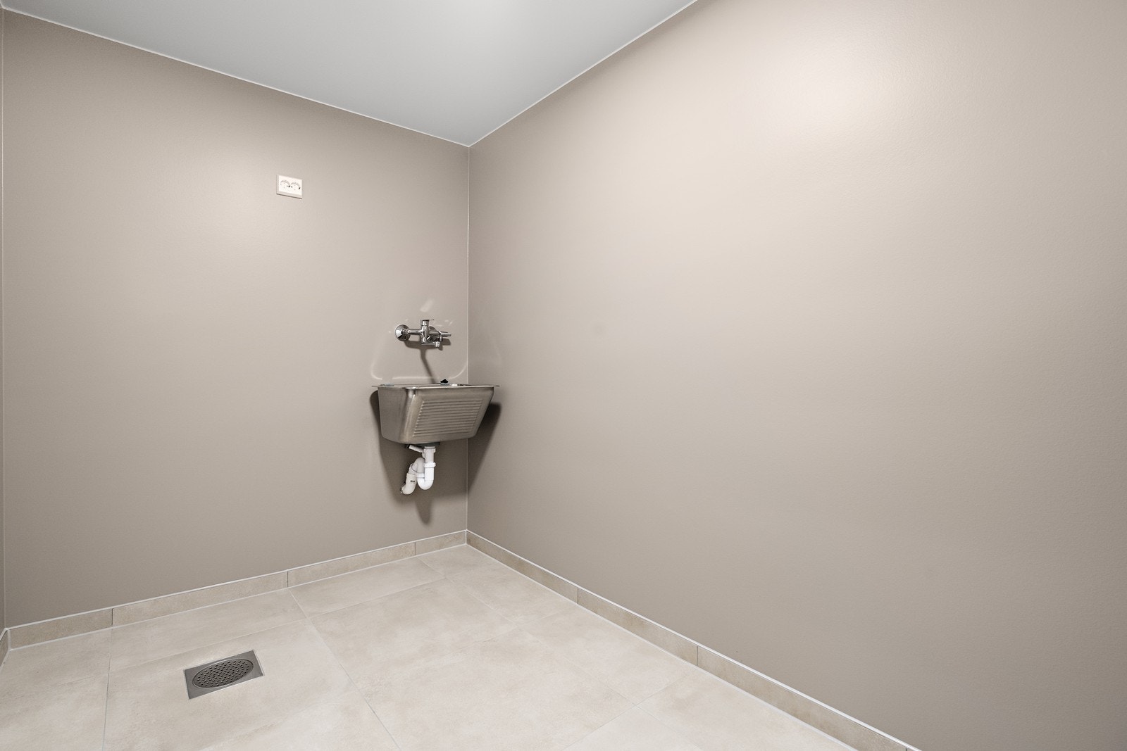 Vaskerom/teknisk rom/bod med adkomst fra kjøkken Galleribilde