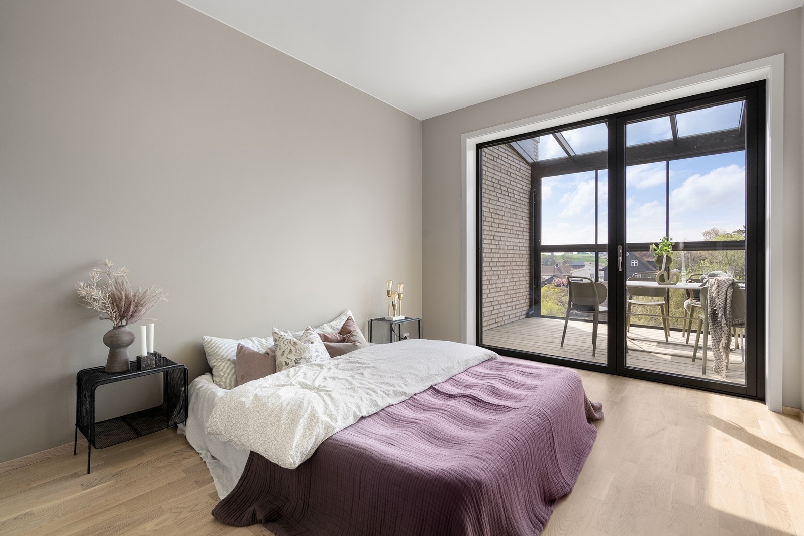 Hovedsoverom - utgang til balkong/inneglasset balkong Galleribilde