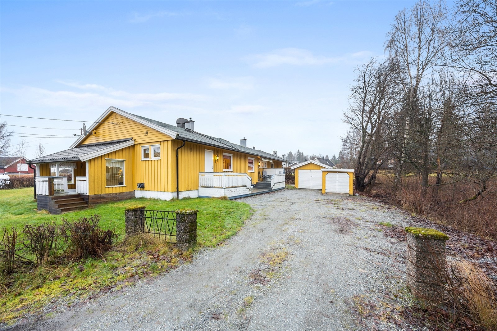 Eiendommen ligger i et etablert boligområde. Galleribilde