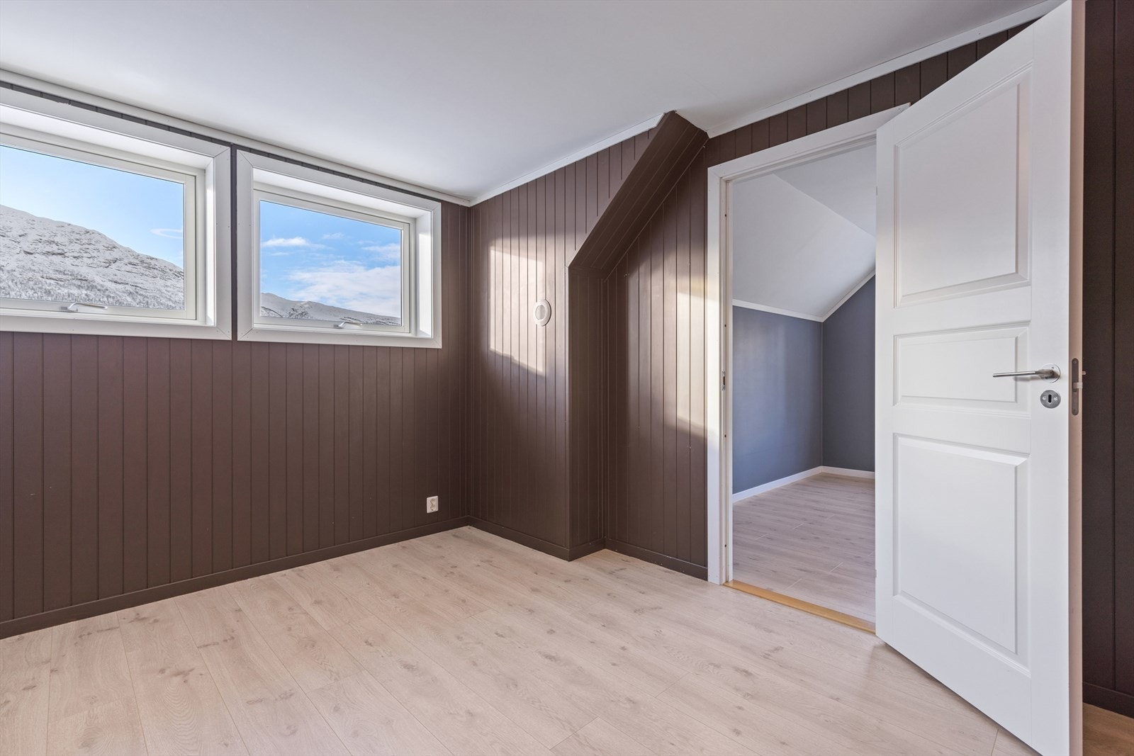 Lotsstue inn mot soverom 2. Galleribilde