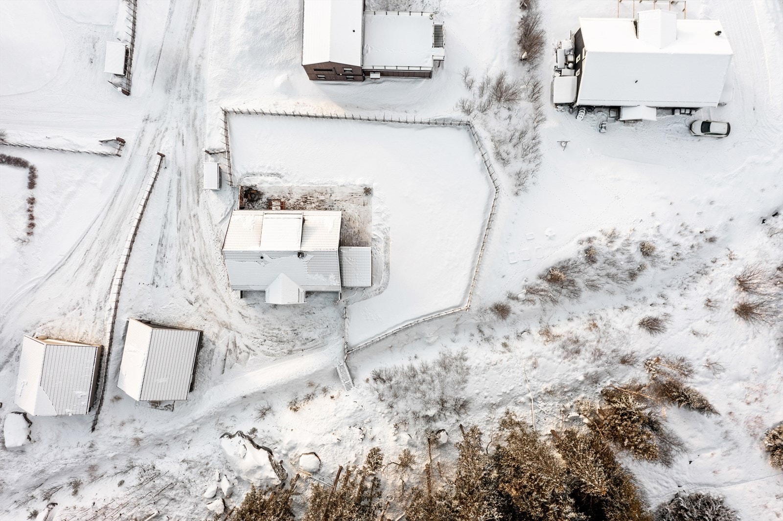 Oversiktsbilde av eiendommen. Galleribilde