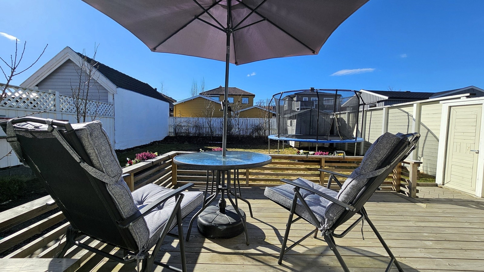 Terrassen er fra 2019 Galleribilde