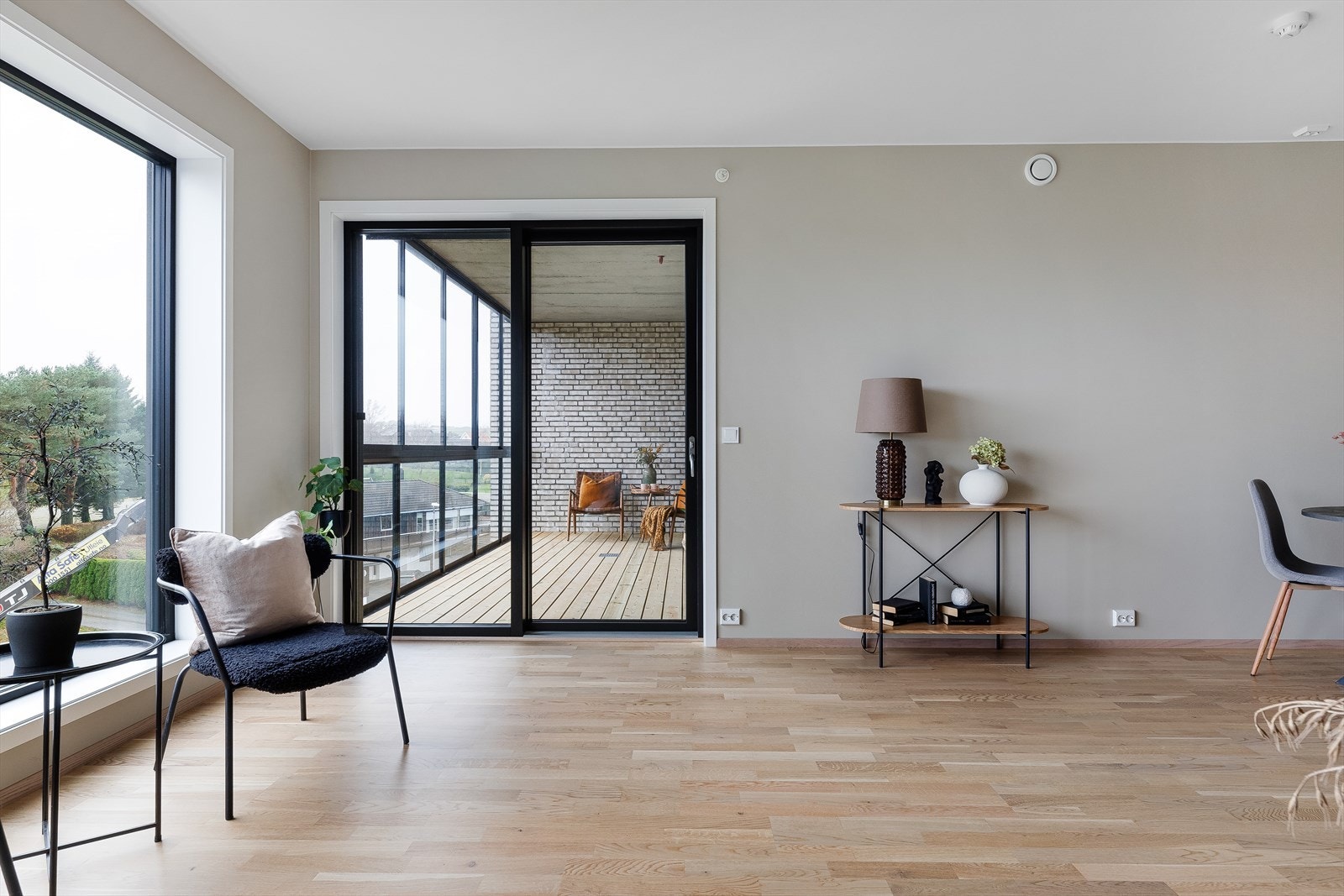 Skyvedør ut til balkong/inneglasset balkong Galleribilde