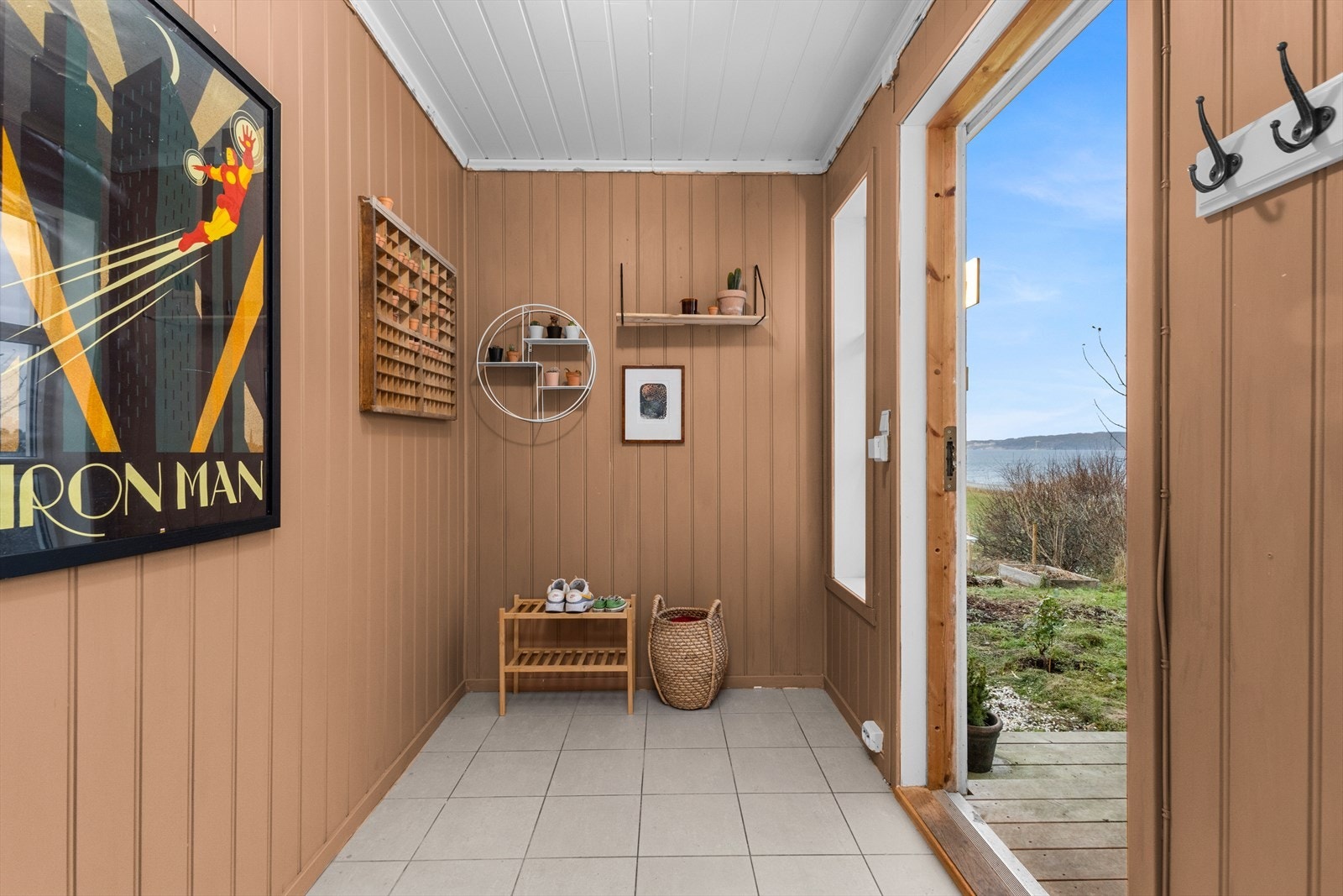 Flislagt entré med gulvvarme i entré til utleiedelen. Galleribilde