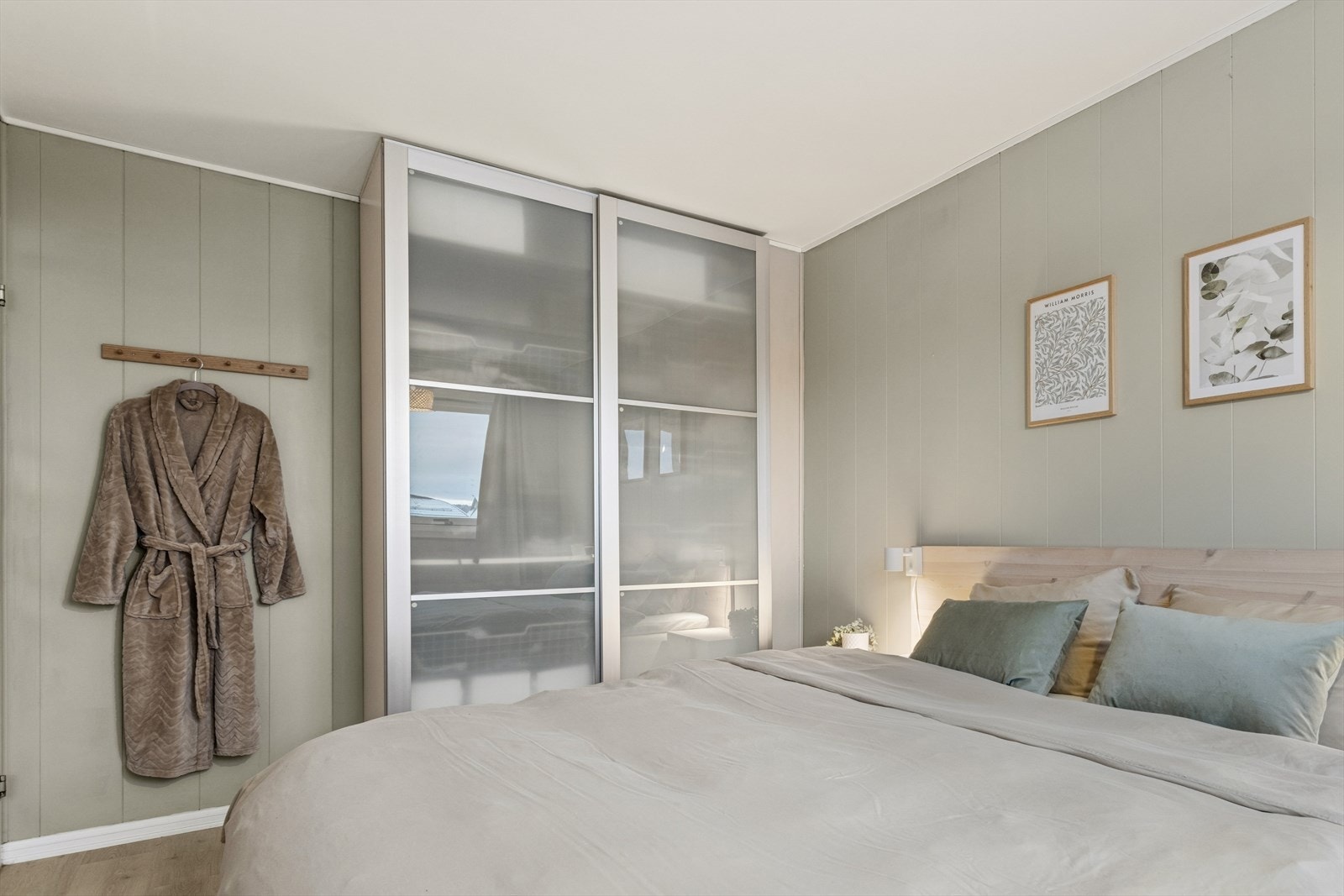 God plass til garderobeinnredning. Galleribilde