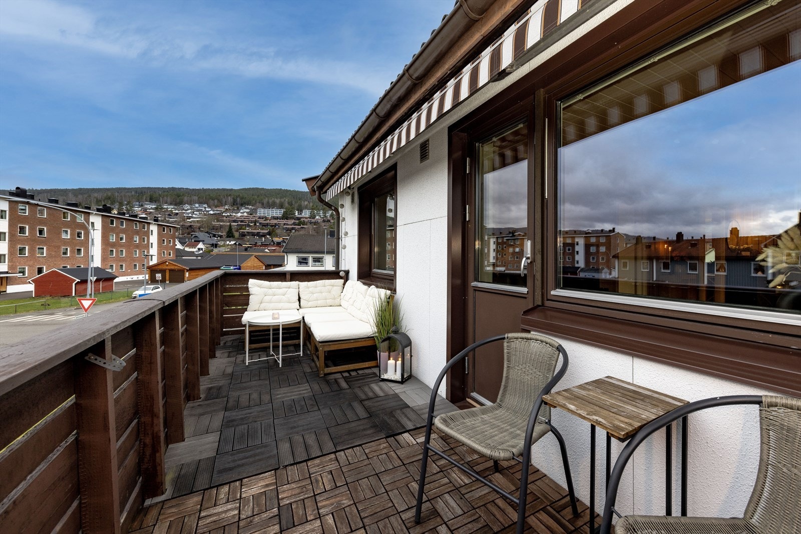 Her er det god plass for utemøblement. Galleribilde