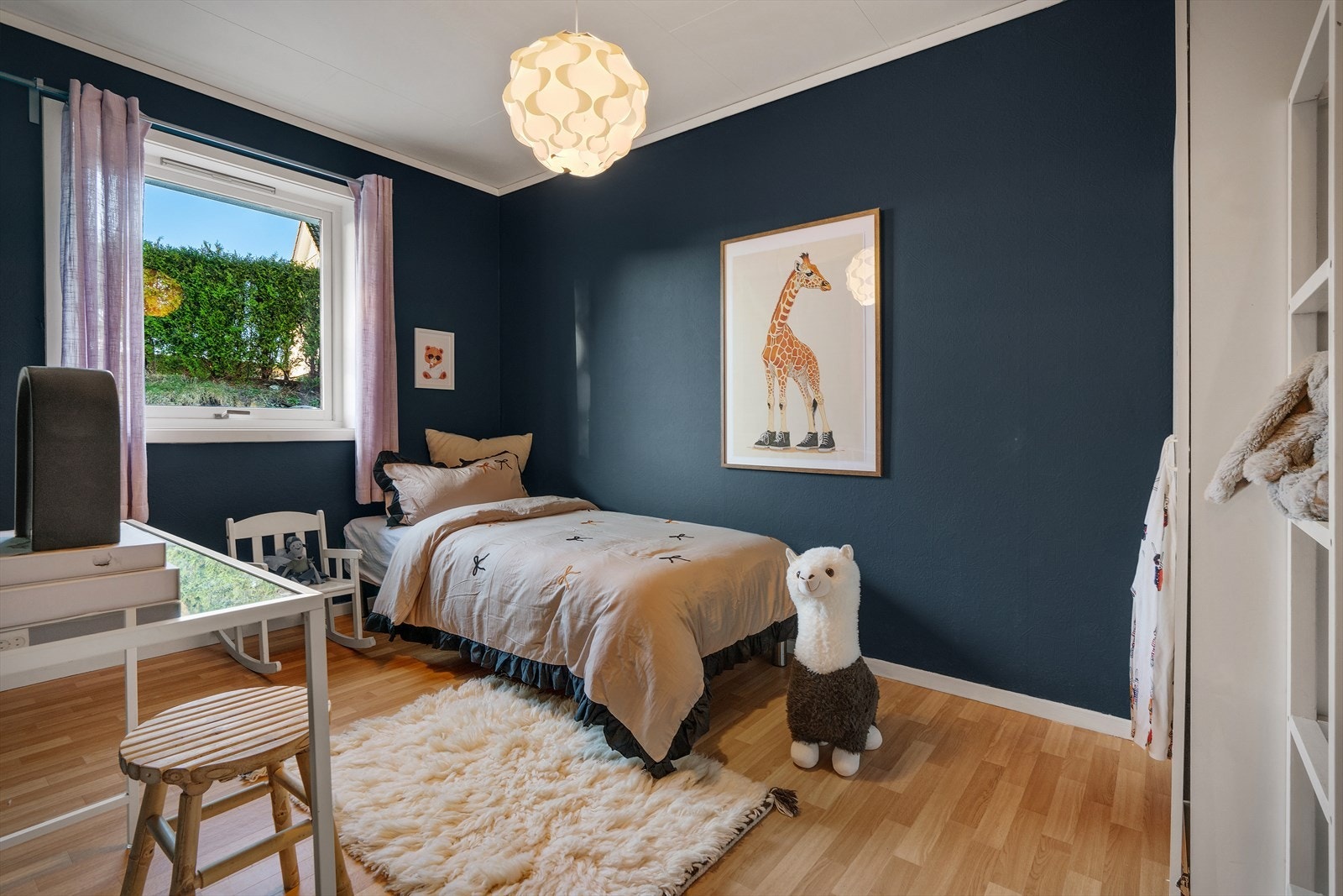 - Soverom 2 i hovedetasjen måler 8,9 m² - Galleribilde