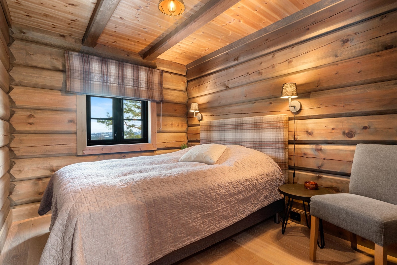 Boligen holder en gjennomført høy standard, både visuelt, teknisk og håndverksmessig. Galleribilde