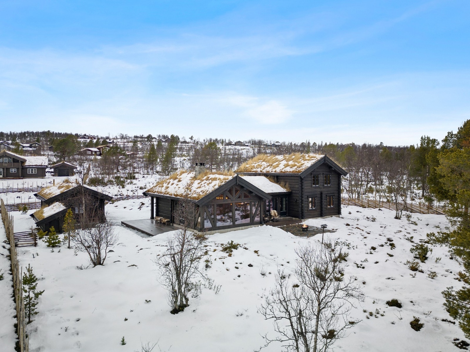 Hytten har egen oppvarmet og innredet sportsbod. Galleribilde