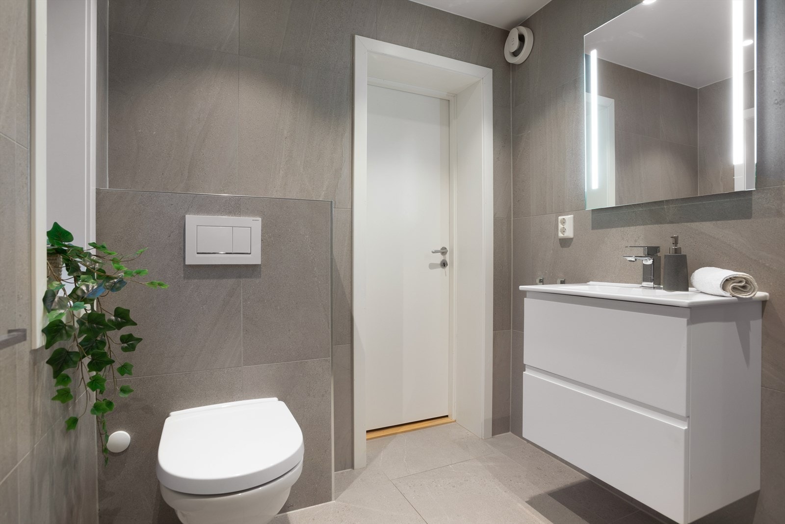 Badet er utført etter gjeldende forskriftskrav, og det foreligger dokumentasjon på arbeidene. Galleribilde