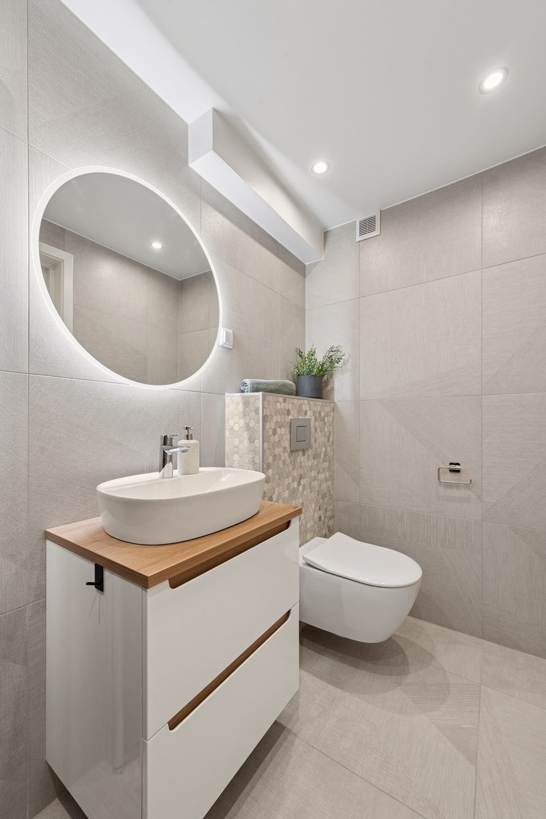 Badet har behagelige varmekabler i gulv. Galleribilde