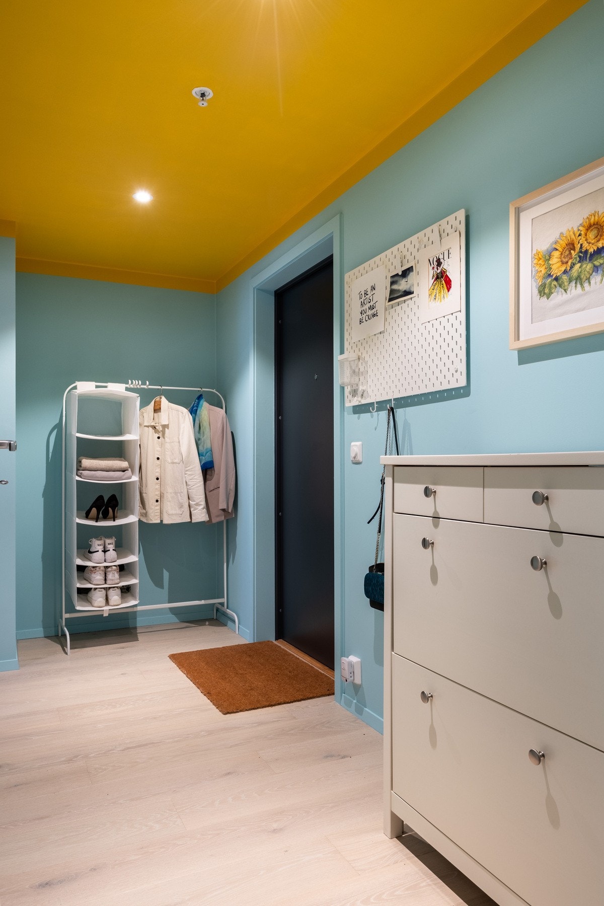 Gode muligheter for å etablere ytterligere med garderobeløsning. Det medfølger en kjellerbod på 5 kvm Galleribilde