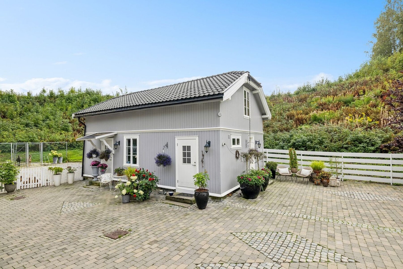 Eiendommen består også av et hyggelig bryggerhus. Galleribilde