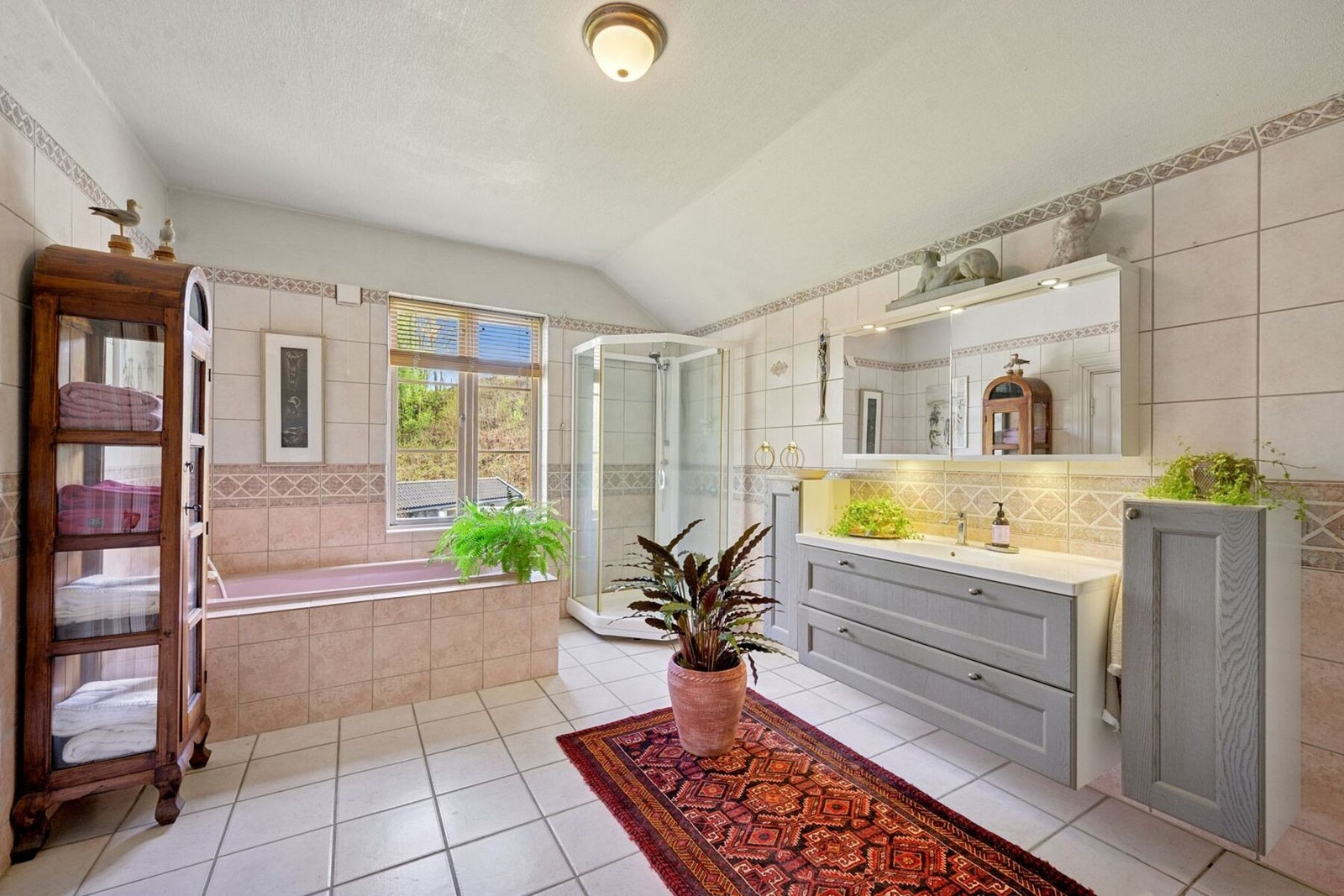 Bad nr. 1 i andre etasje. Galleribilde