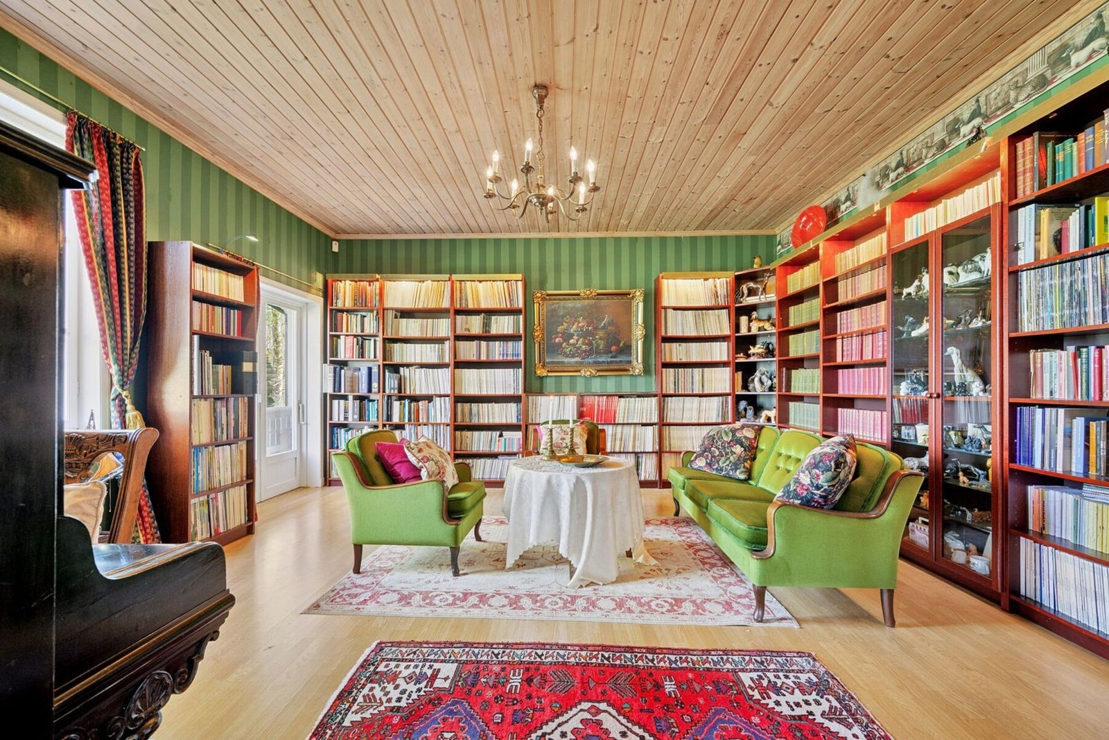 Den romslige størrelsen gjør det enkelt å møblere rommene slik man ønsker. Galleribilde