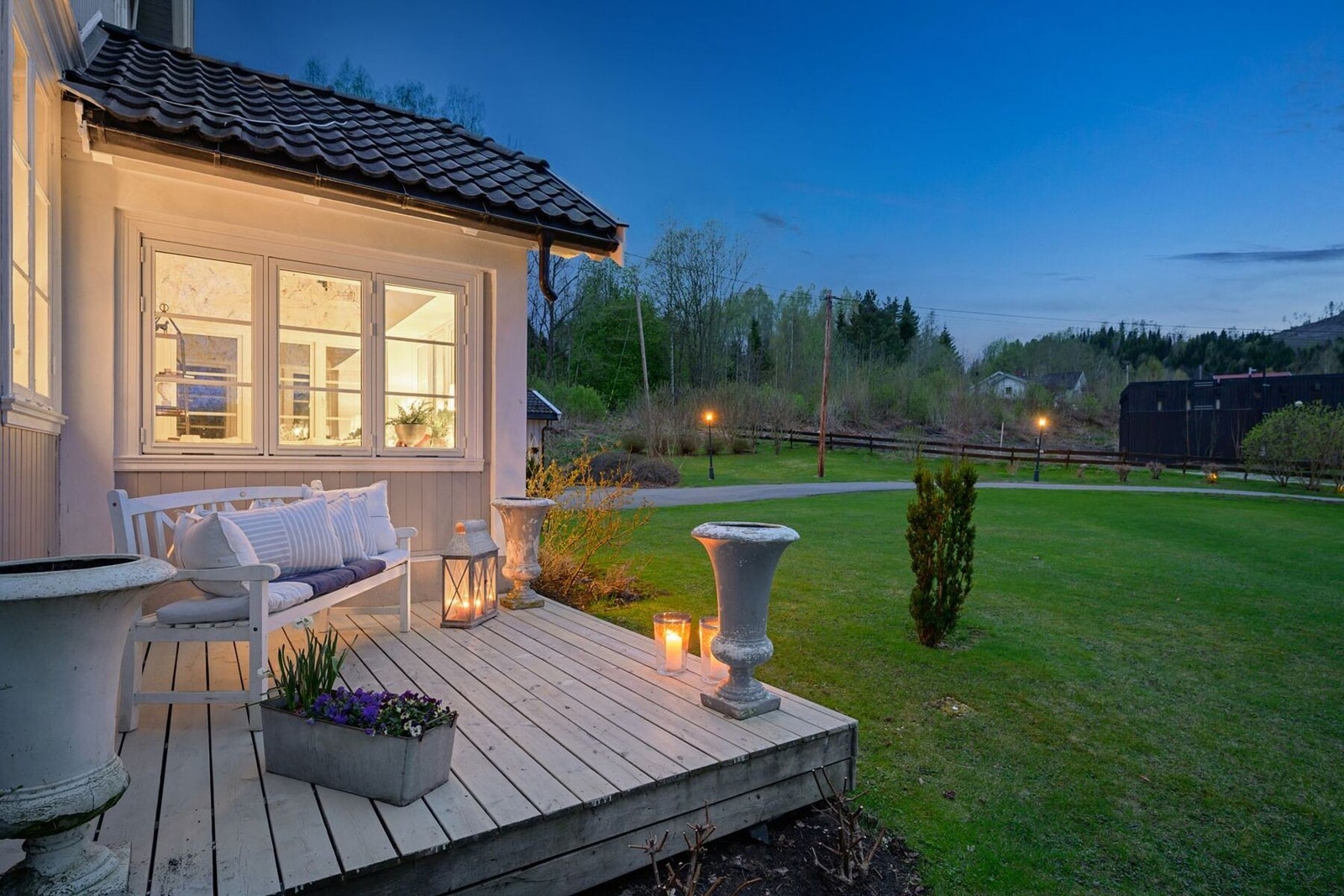 Eiendommen er pent opparbeidet. Galleribilde